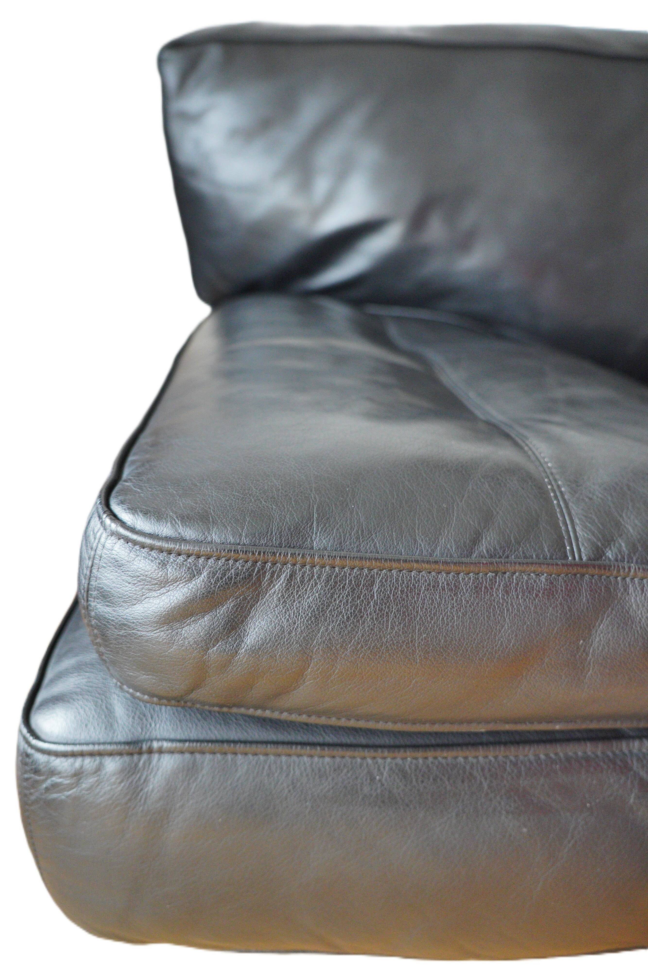 Leather canapé "Milano" by De Pas, D'Urbino and Lomazzi for Zanotta