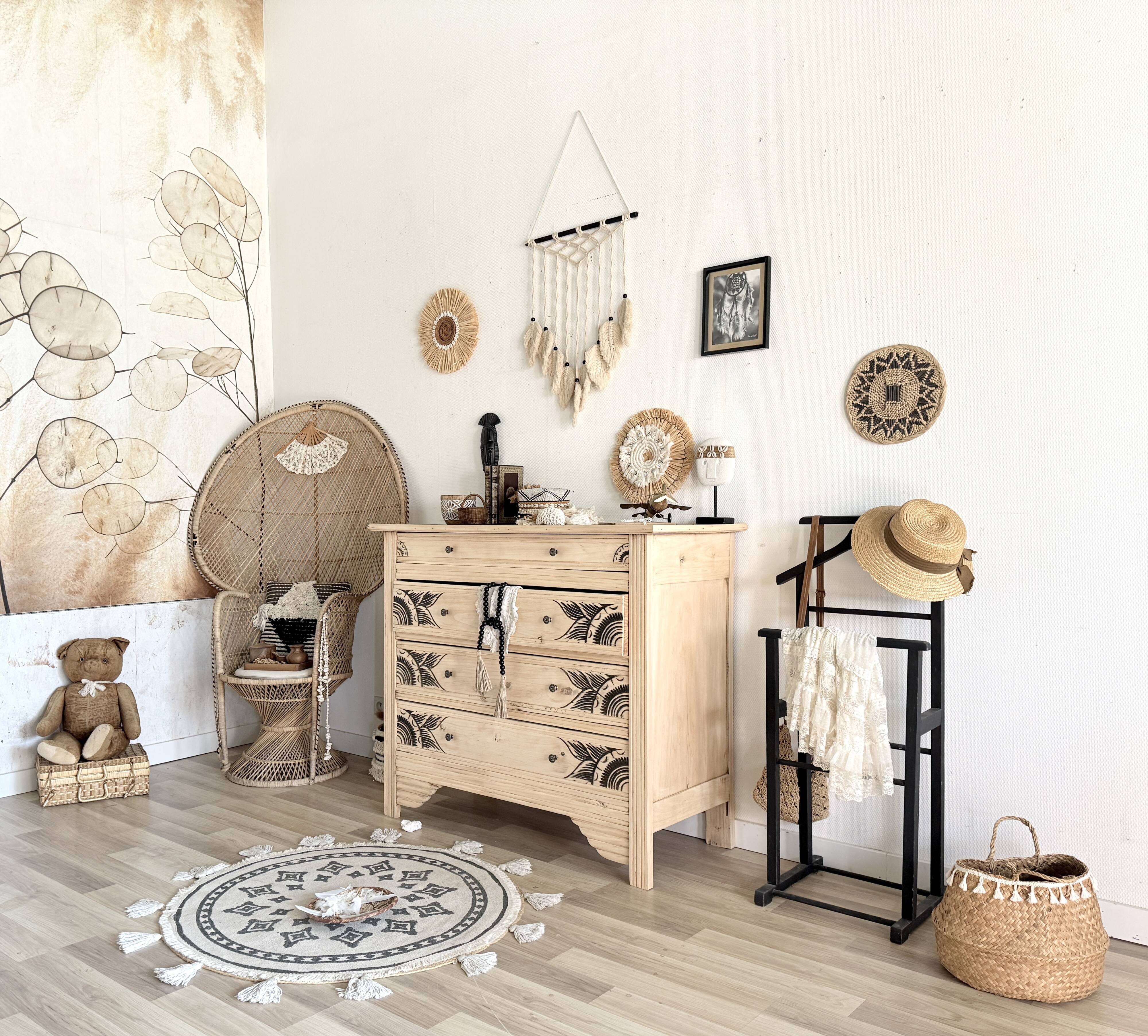 Art Deco chest of drawers