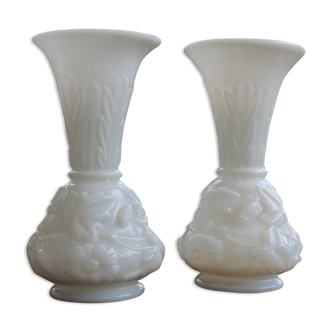 Paire de vases en opaline