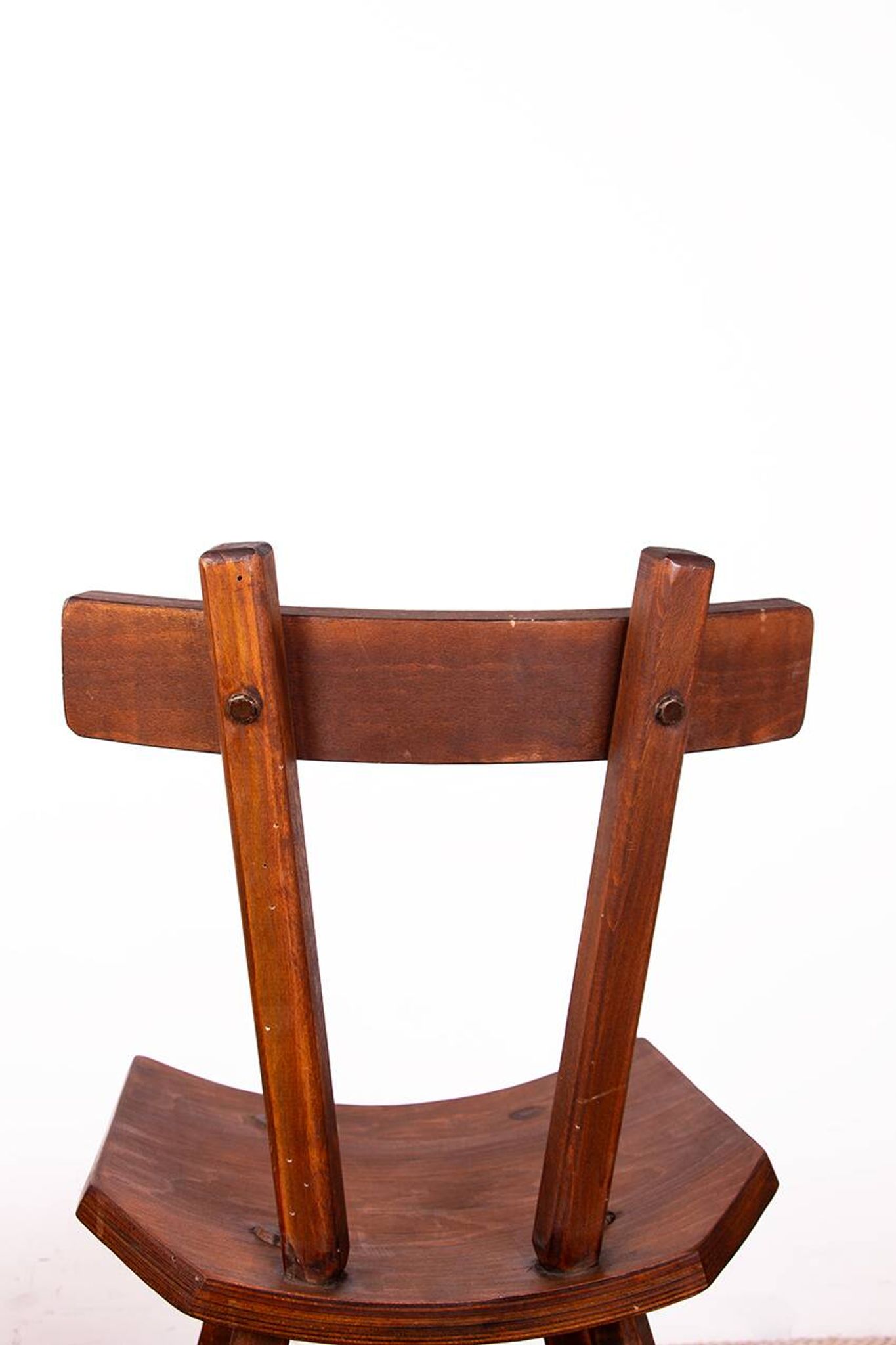Brutalist pair of chairs in Elm in the style of Jean Touret 1950.