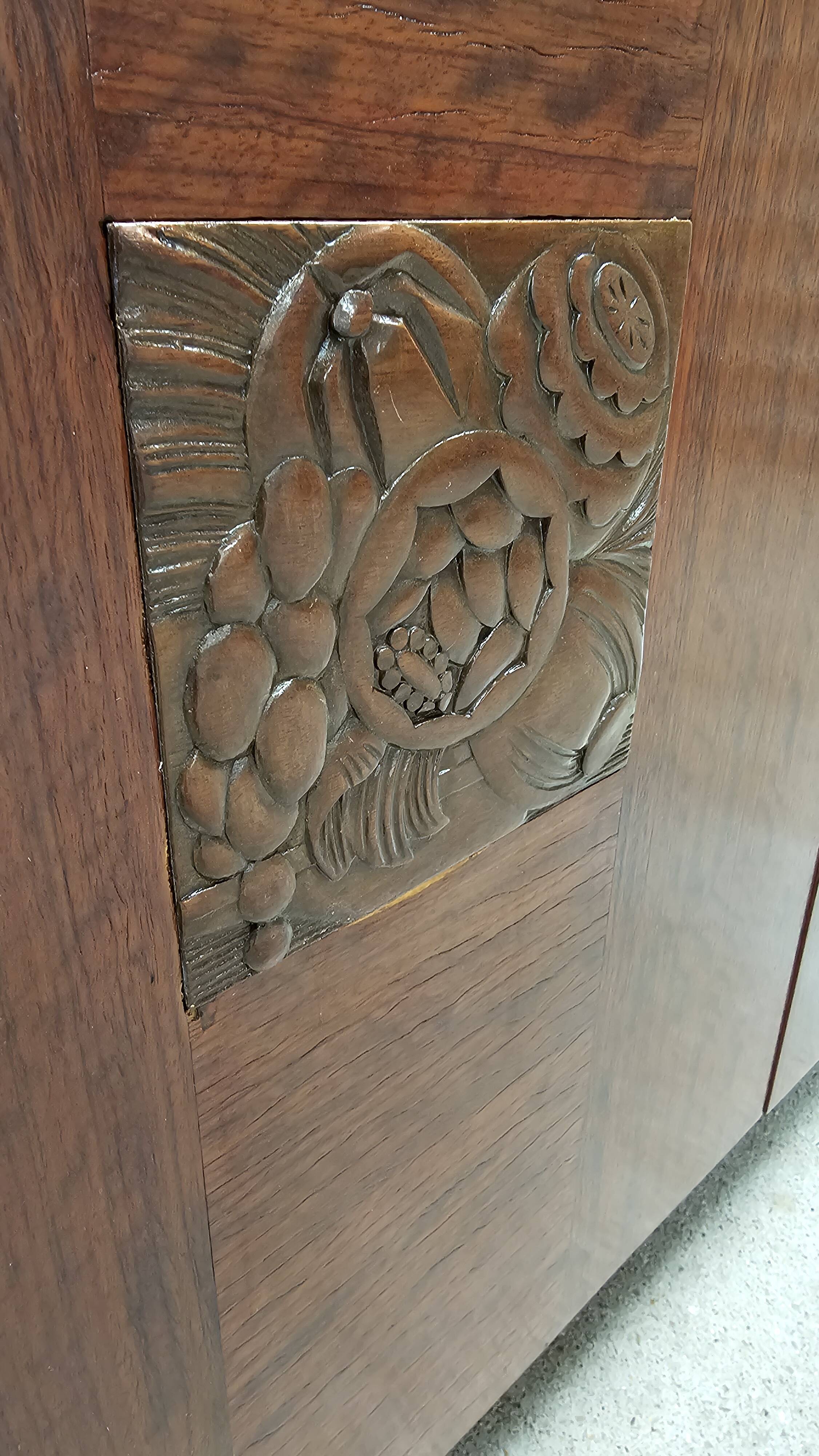 Art Deco buffet by Saddier & Fils in solid rosewood and veneer.