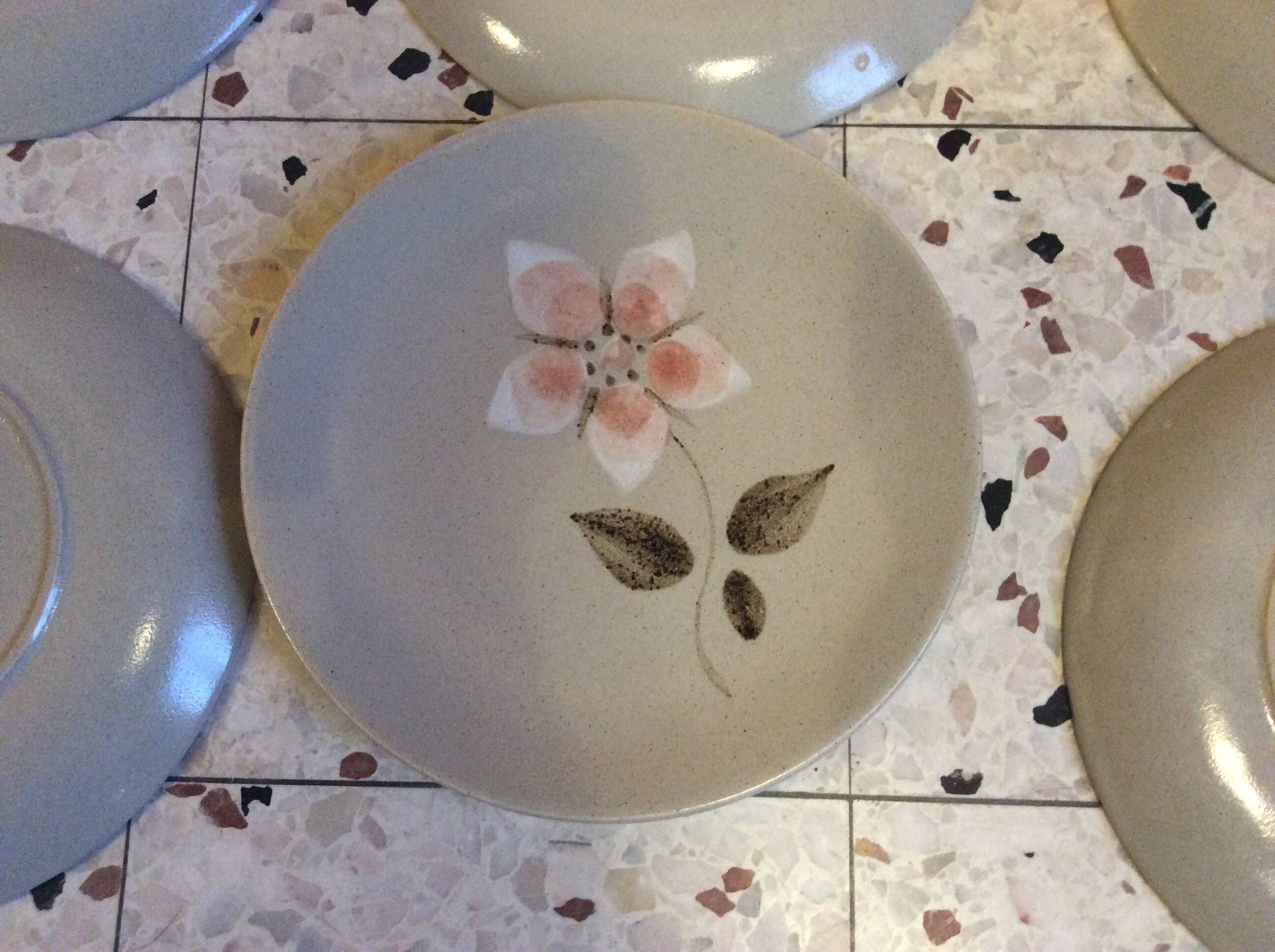 8 dessert plates