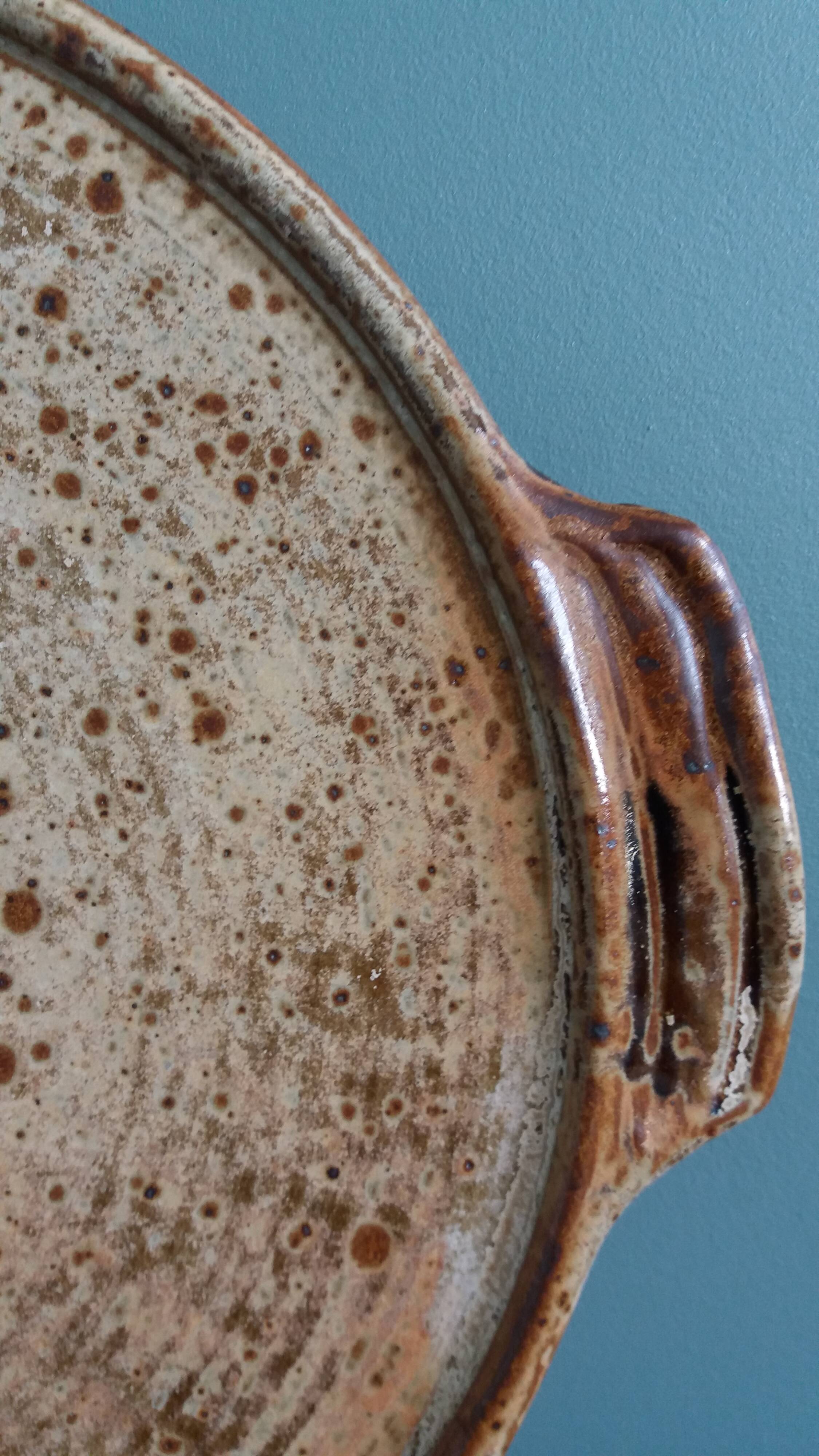 Puisaye sandstone tray signed Jean-Pierre Prud’homme