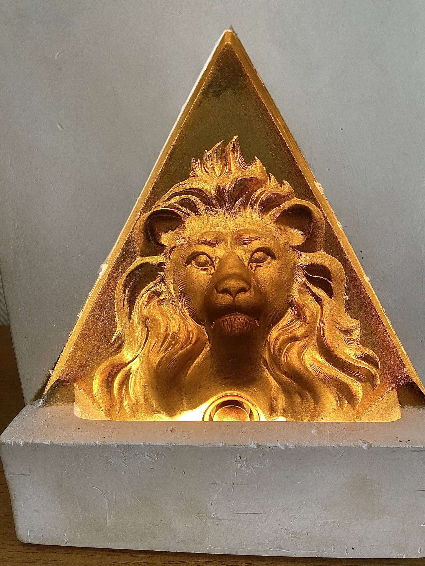 Vintage lamp Koros series lion look