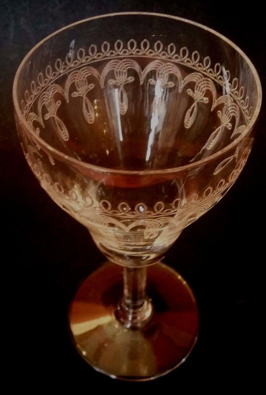 Verre à porto ou apéritif en cristal gravé XIXème