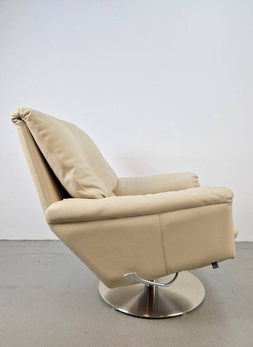 Fauteuil Cece pivotant en cuir de Leolux