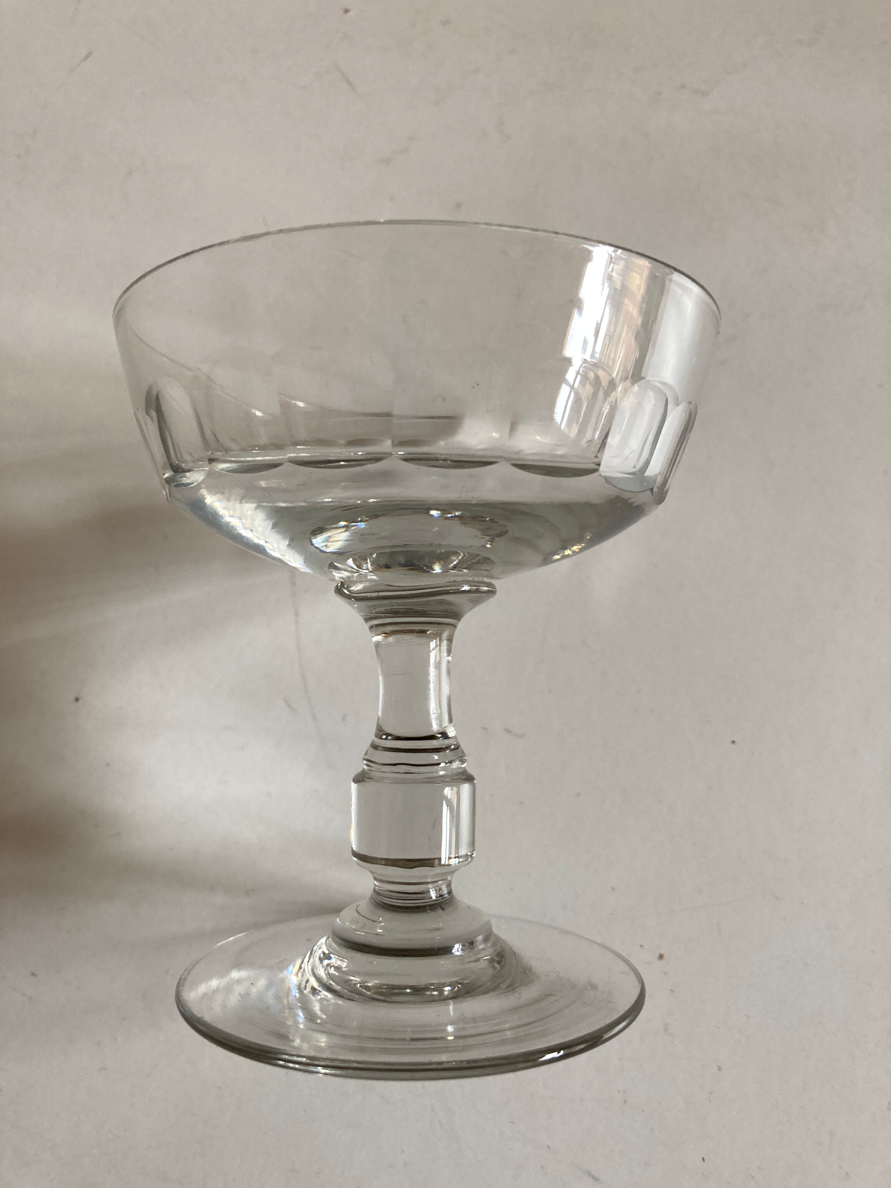 Set of 8 19th crystal crystal glasses with matching flat ribs
