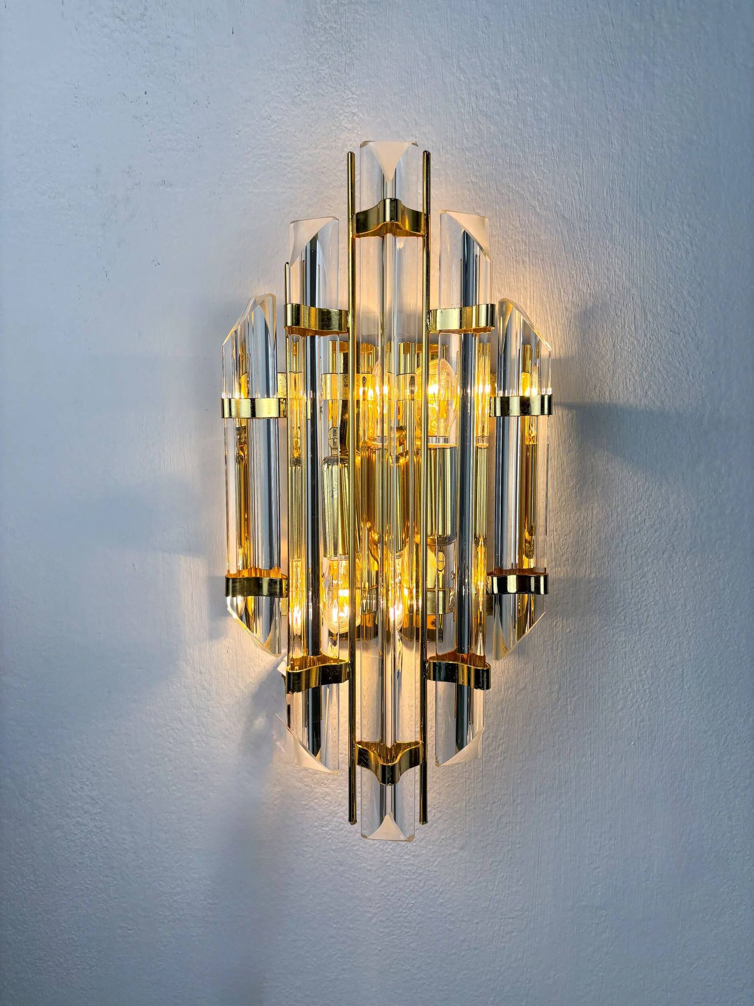 Venini Triedi cut glass wall sconce, Italy, circa 1970s