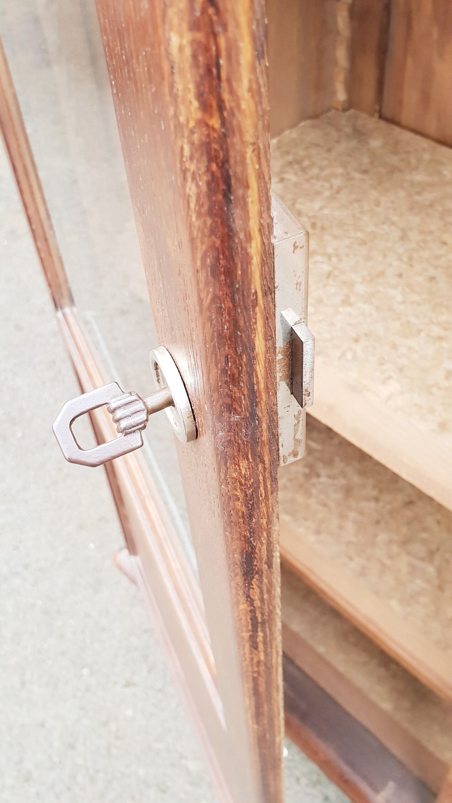 Armoire vitrée vintage