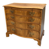 C19th Mahogany Chest Of Drawers Of Serpentine Outline