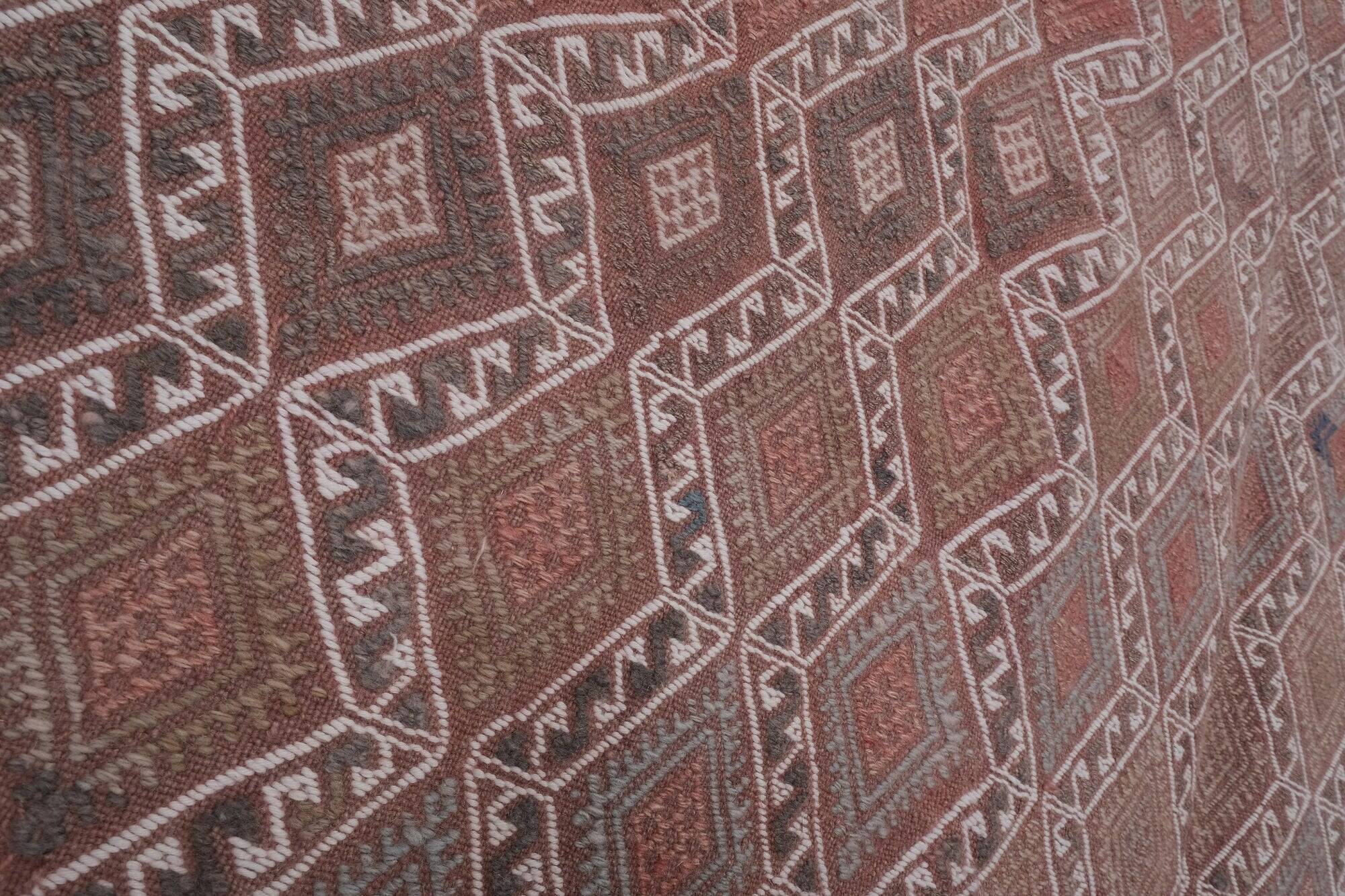 Vintage Turkish kilim, handwoven, 137x235 cm.