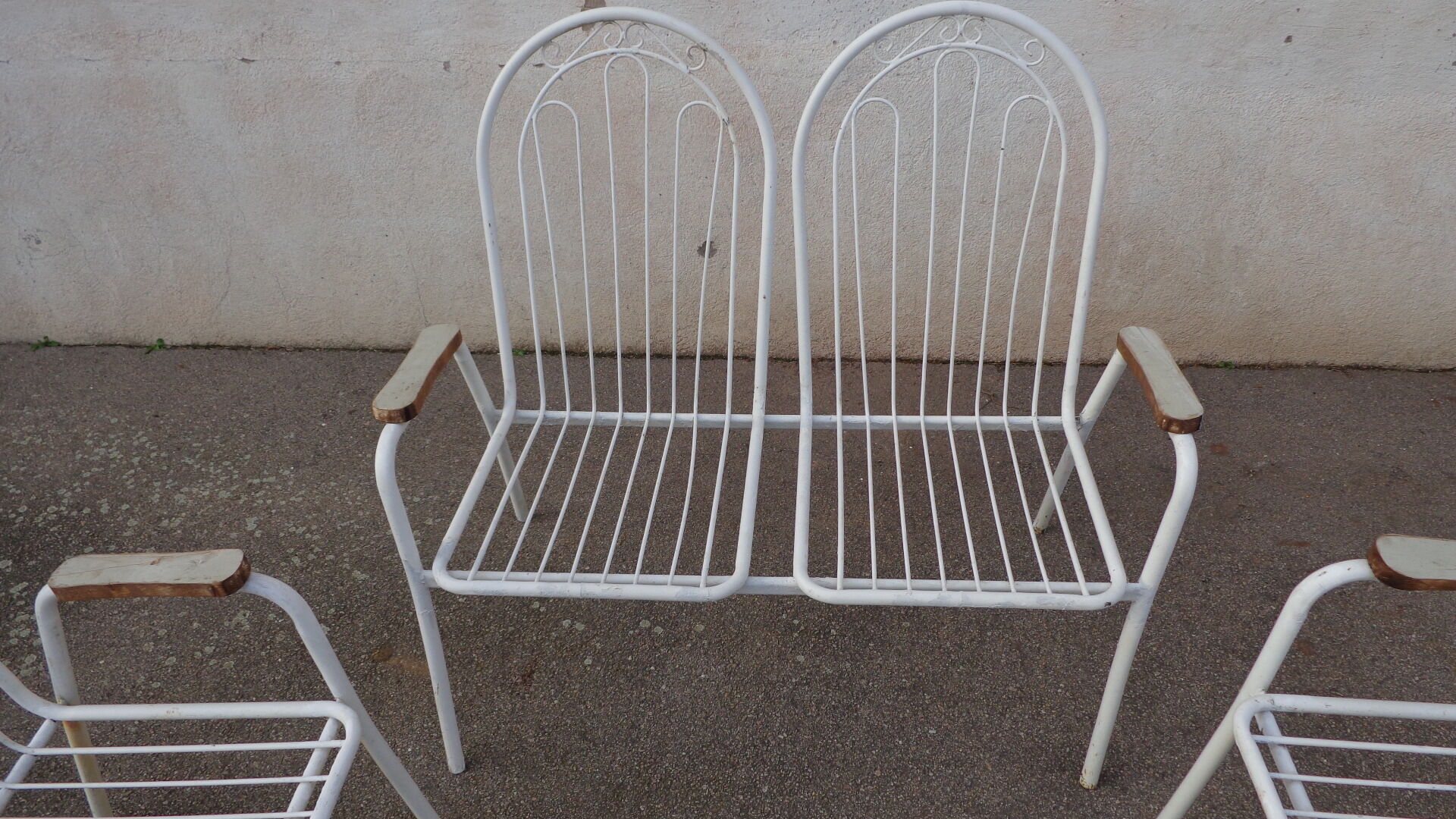 Arched folder garden salon