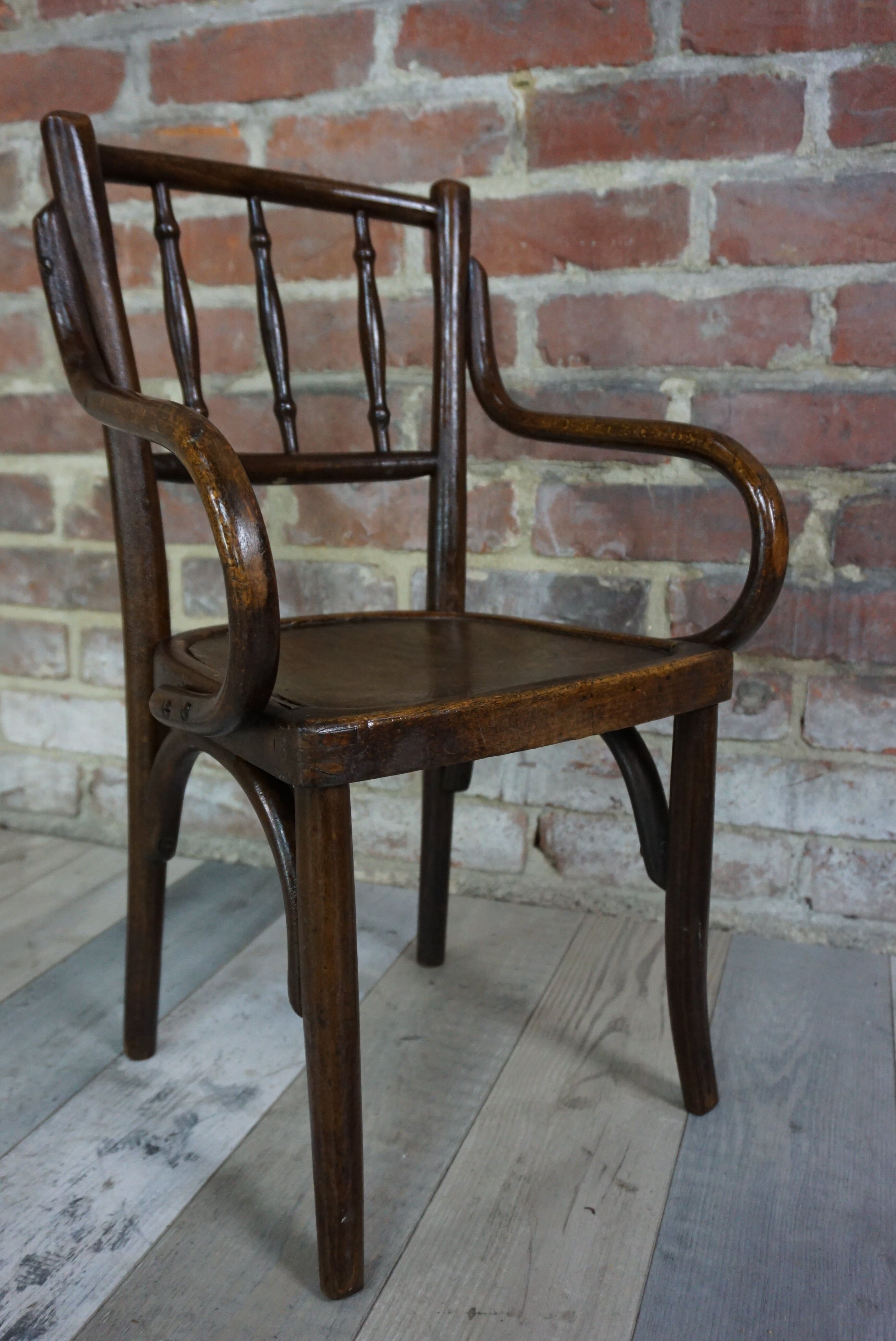 Early 20th century curved wooden chair