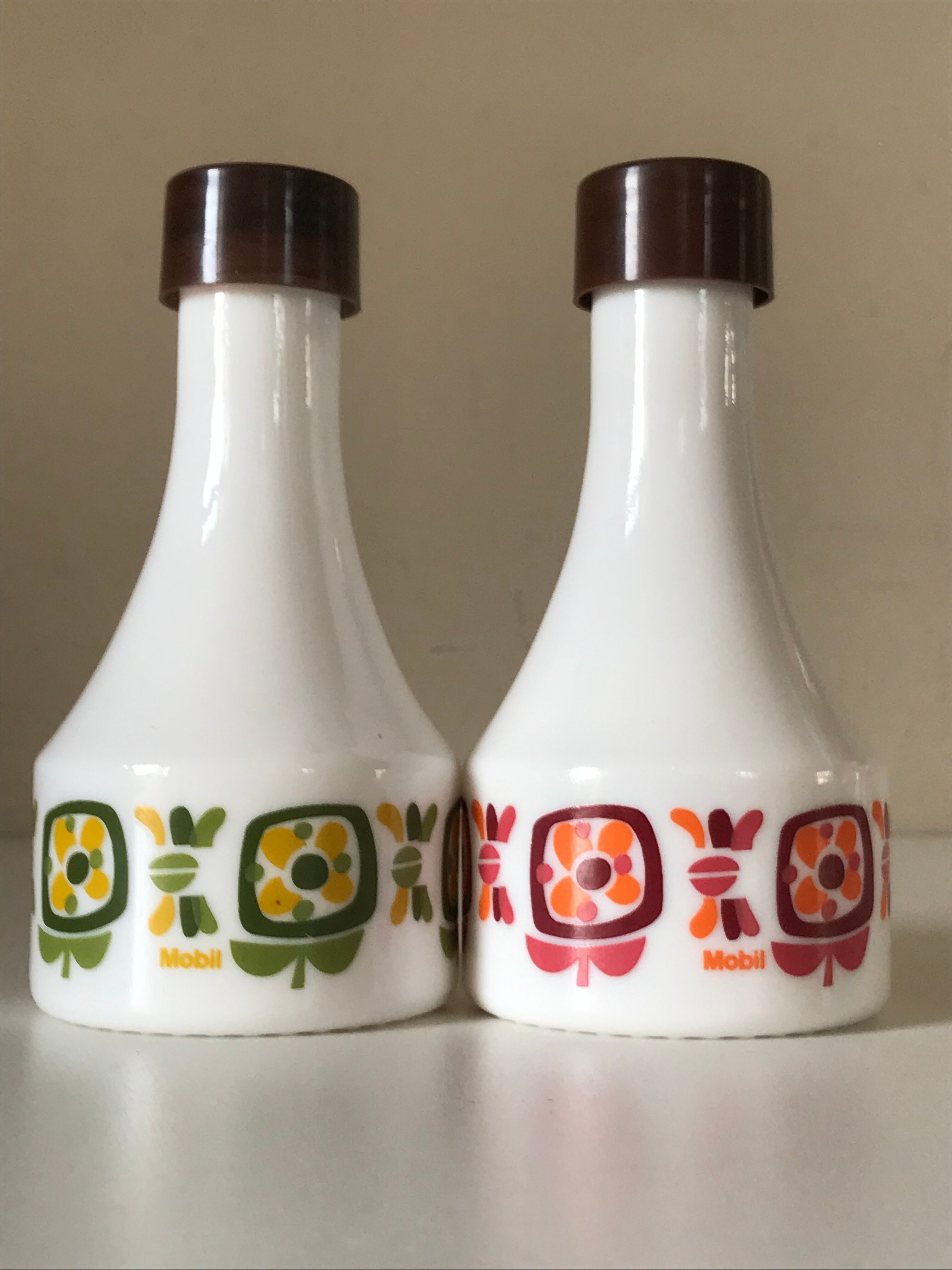 Set oil and vinegar mobil vintage years 70 s