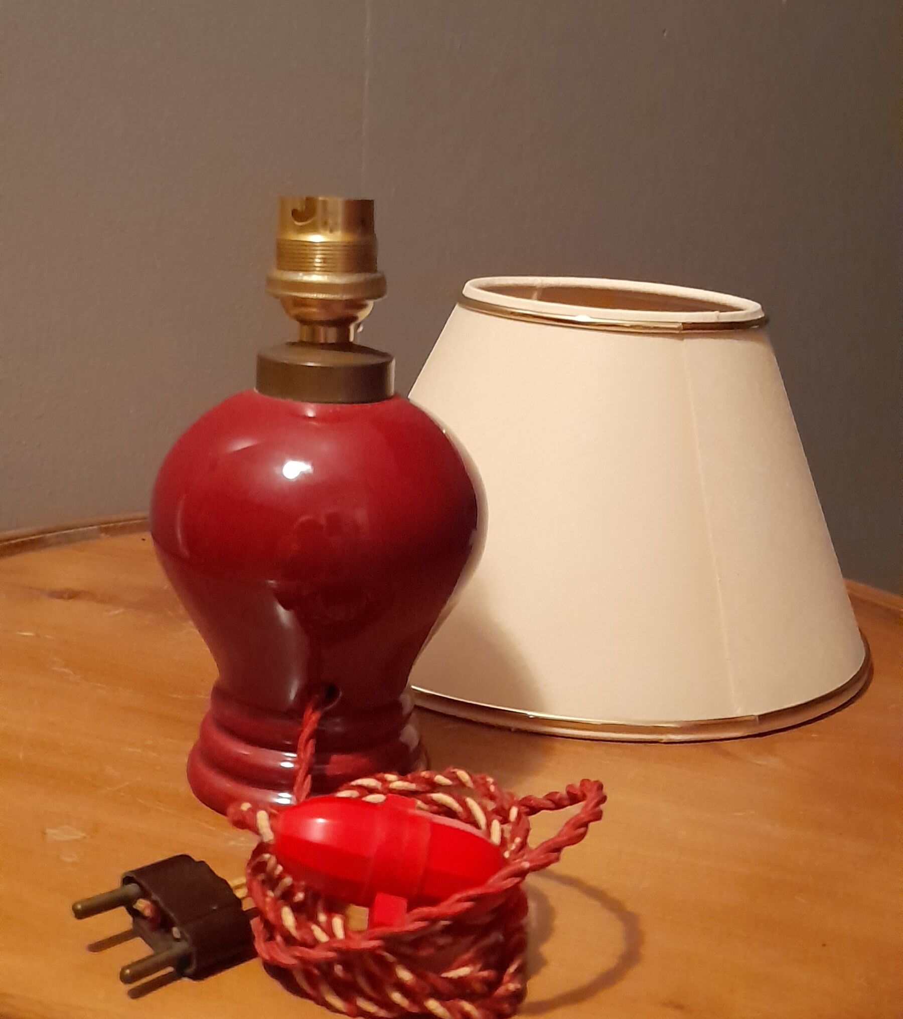 Ceramic table lamp