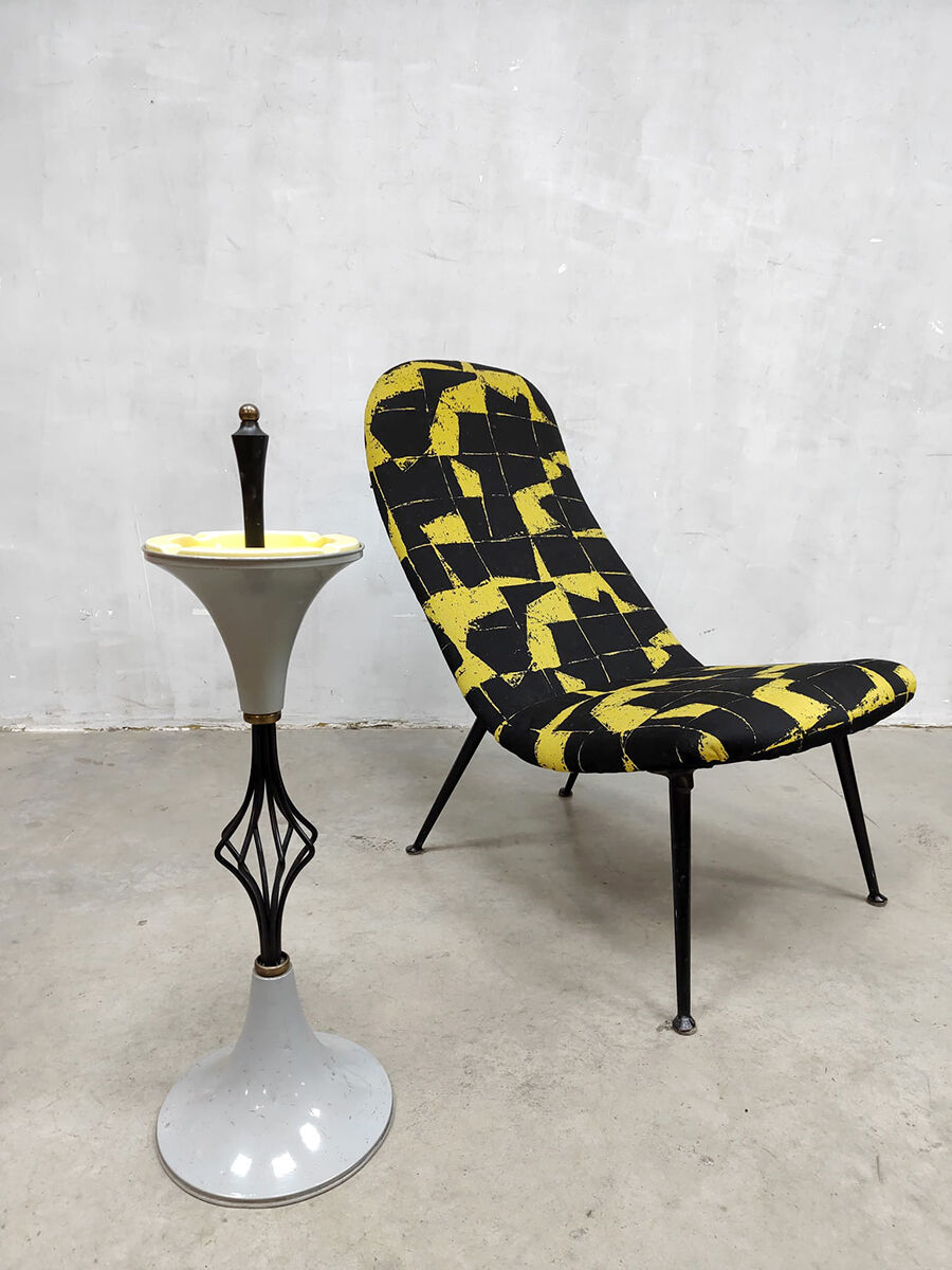 Vintage ceramic standing ashtray sixties ‘mellow yellow’