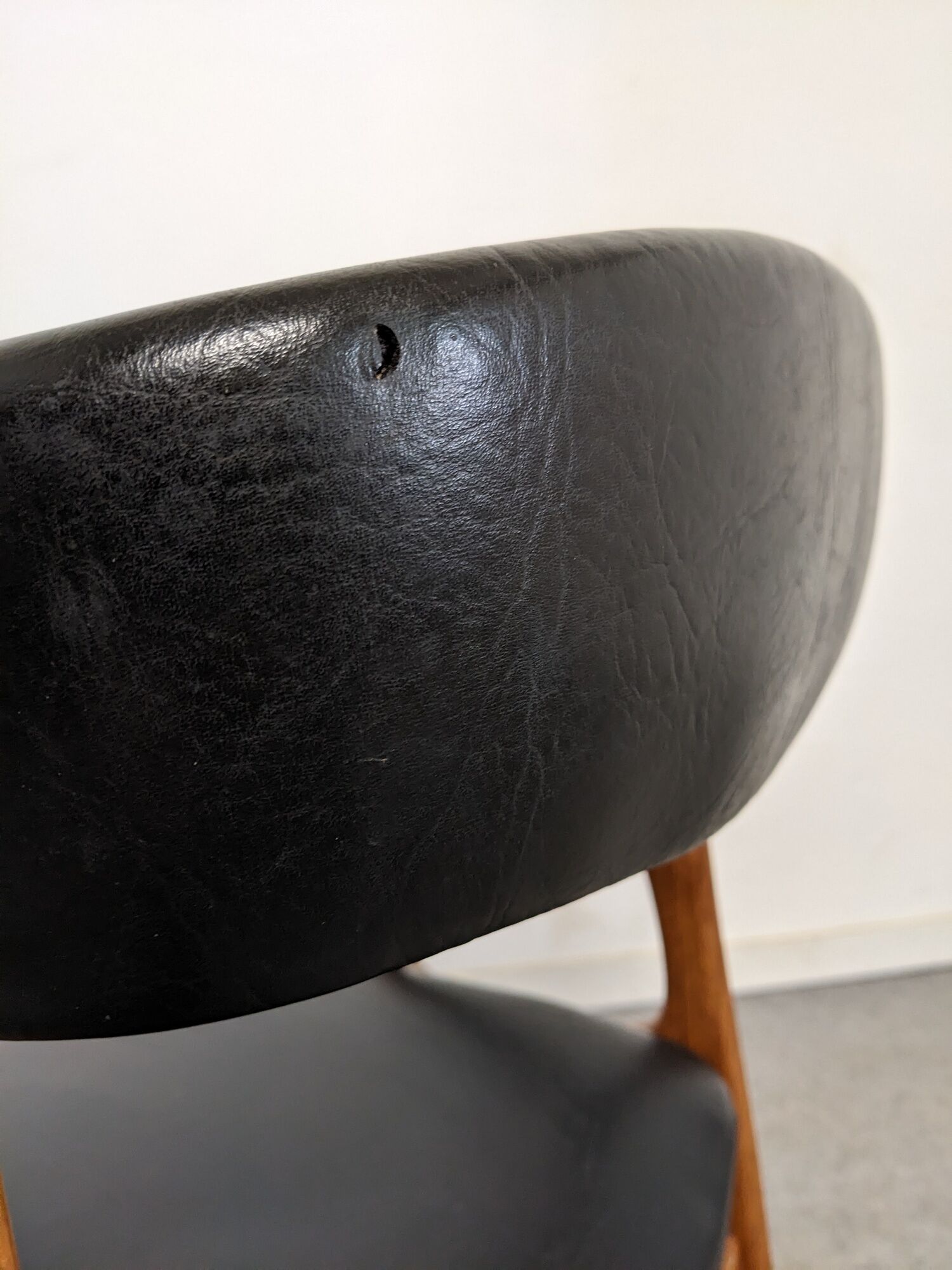 Series of 6 Scandinavian teak chairs from the 50s/60s