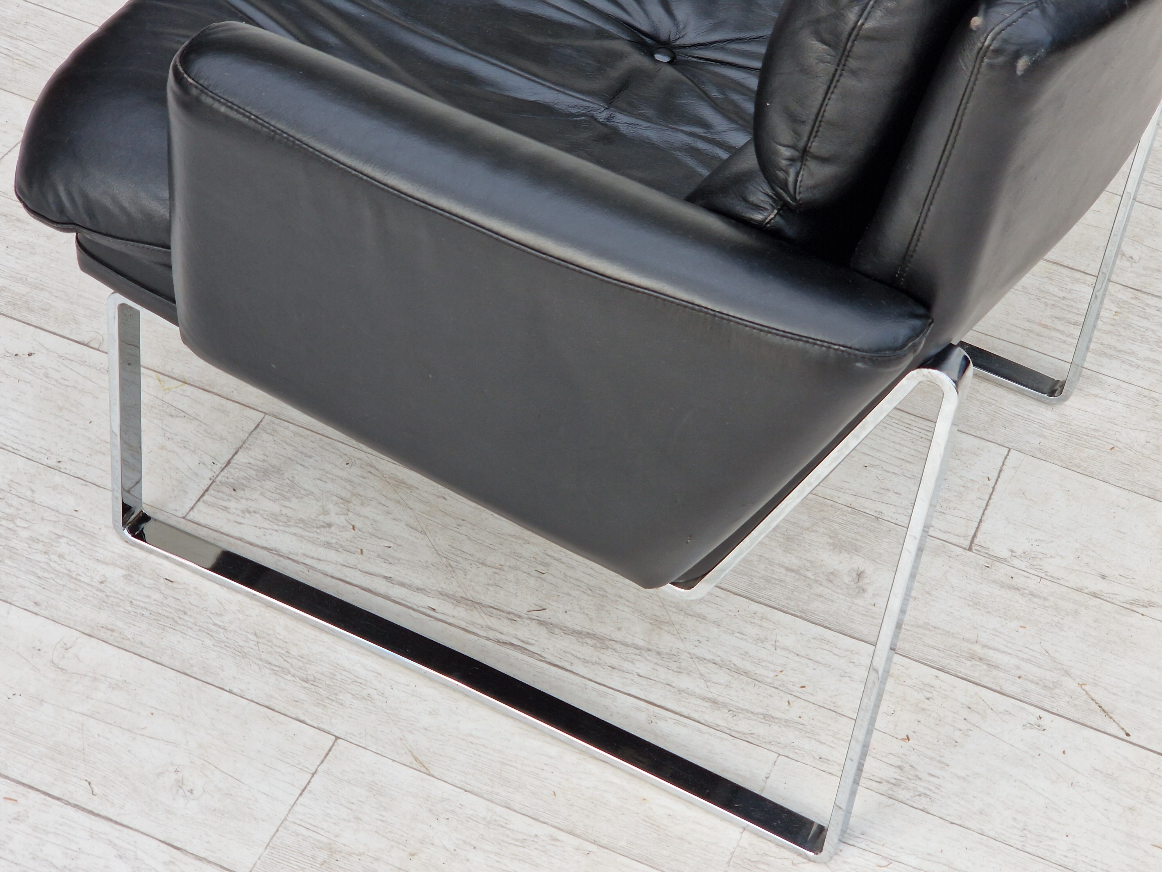 2 seater sofa, leather, chrome steel.