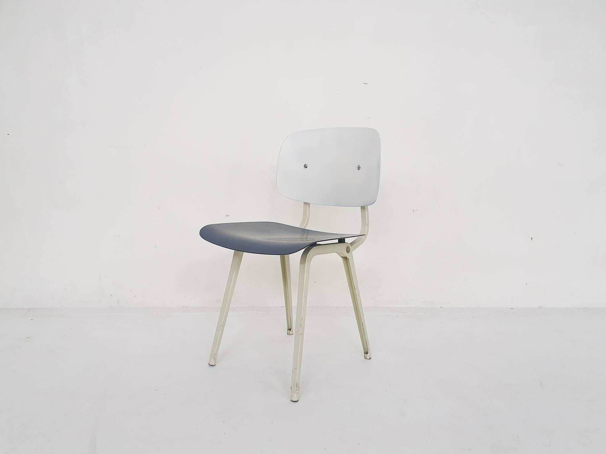 Friso Kramer for Ahrend de Cirkel "revolt" dining chair, The Netherlands 1950's