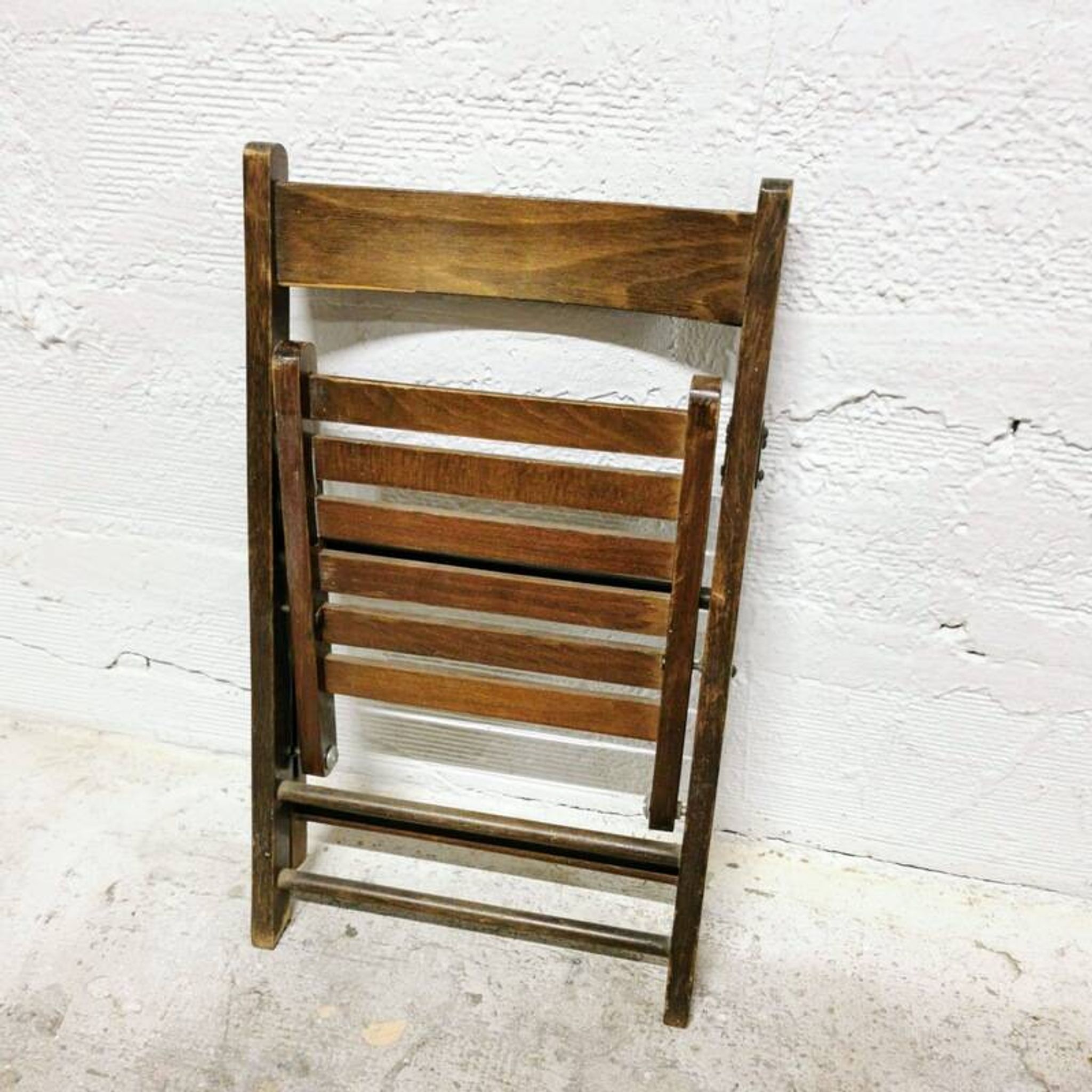 Folding wooden children's chair