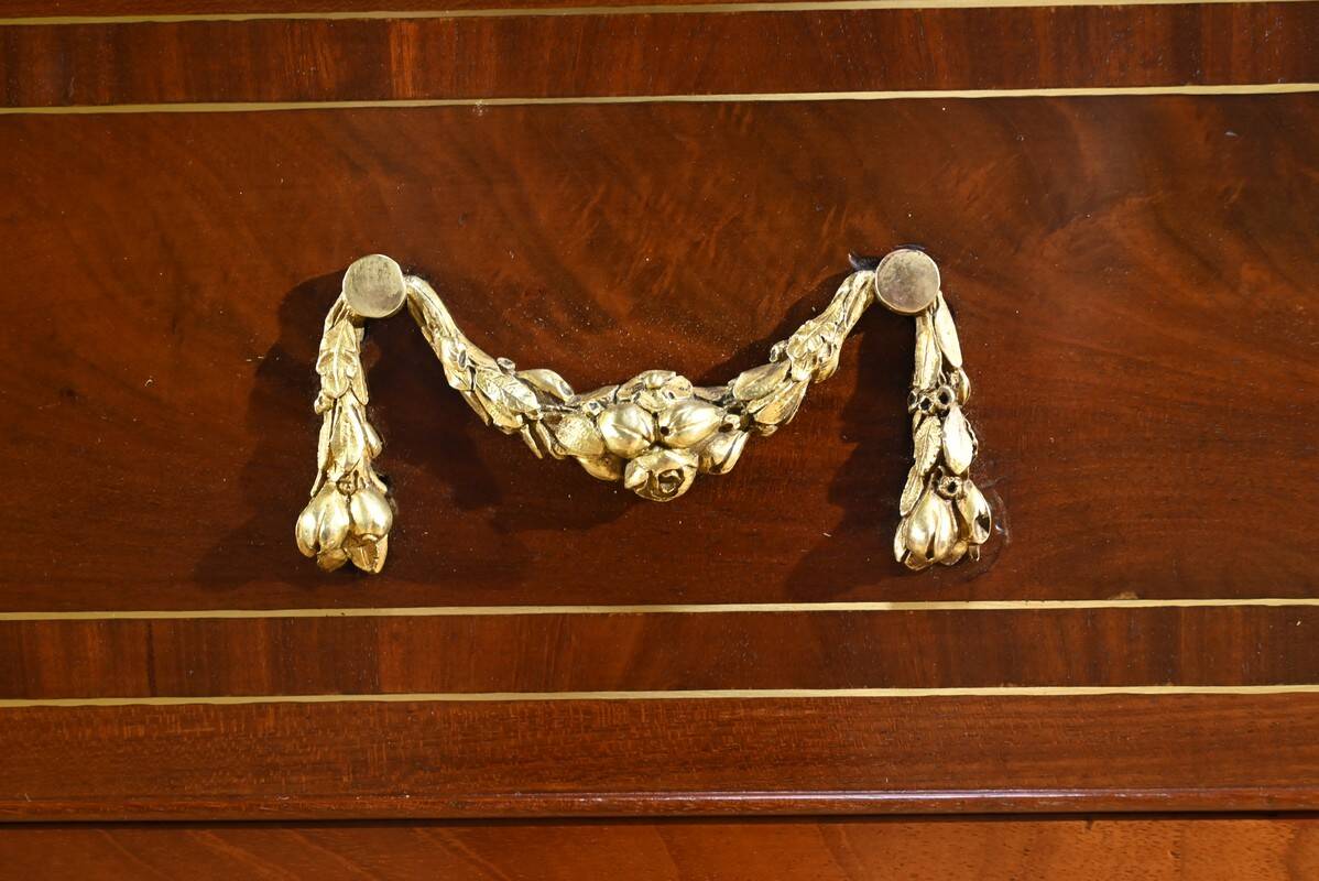 Rare mahogany commode, Louis XVI period – 2nd half of the 18th century.