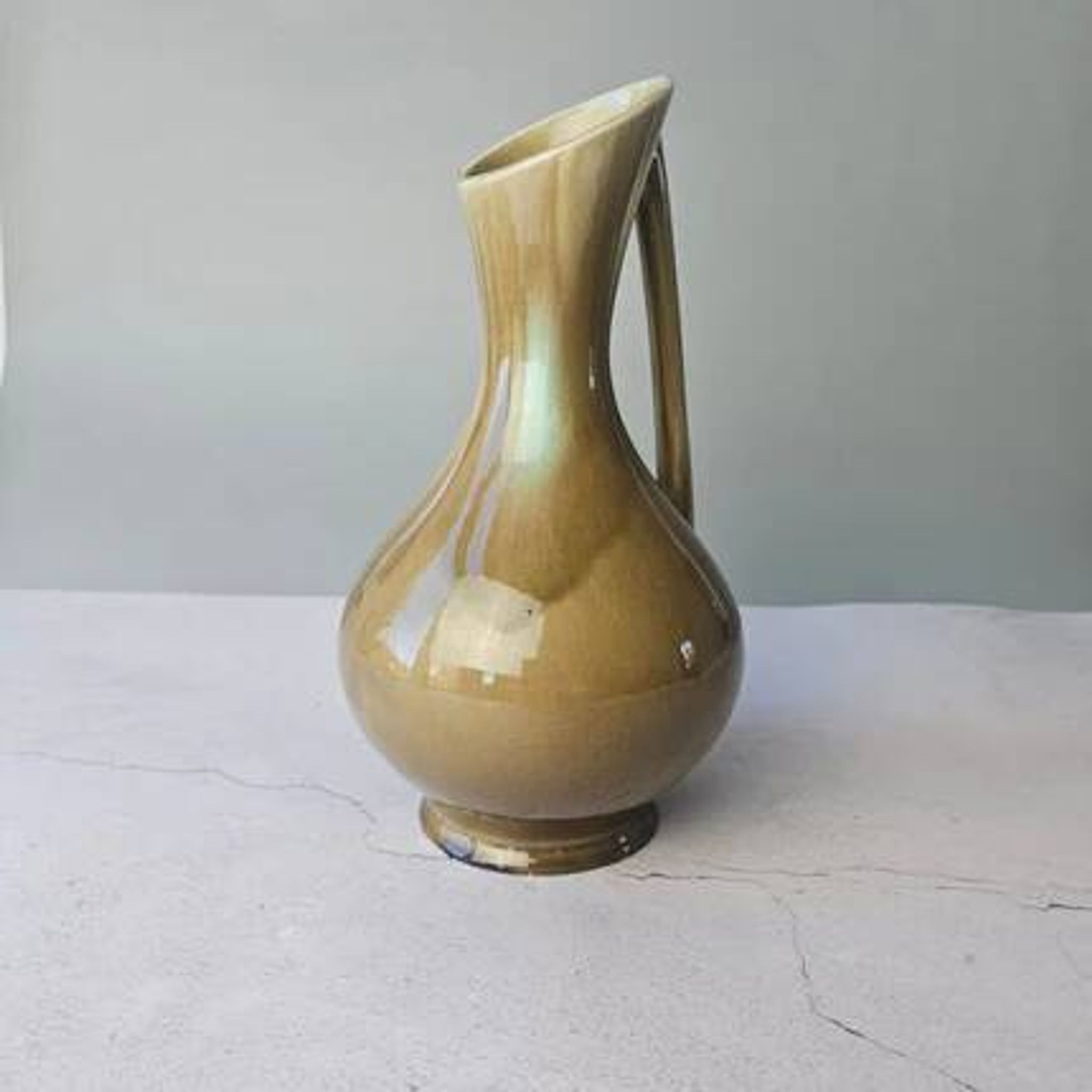 Sublime vintage green vase from the 1960s.