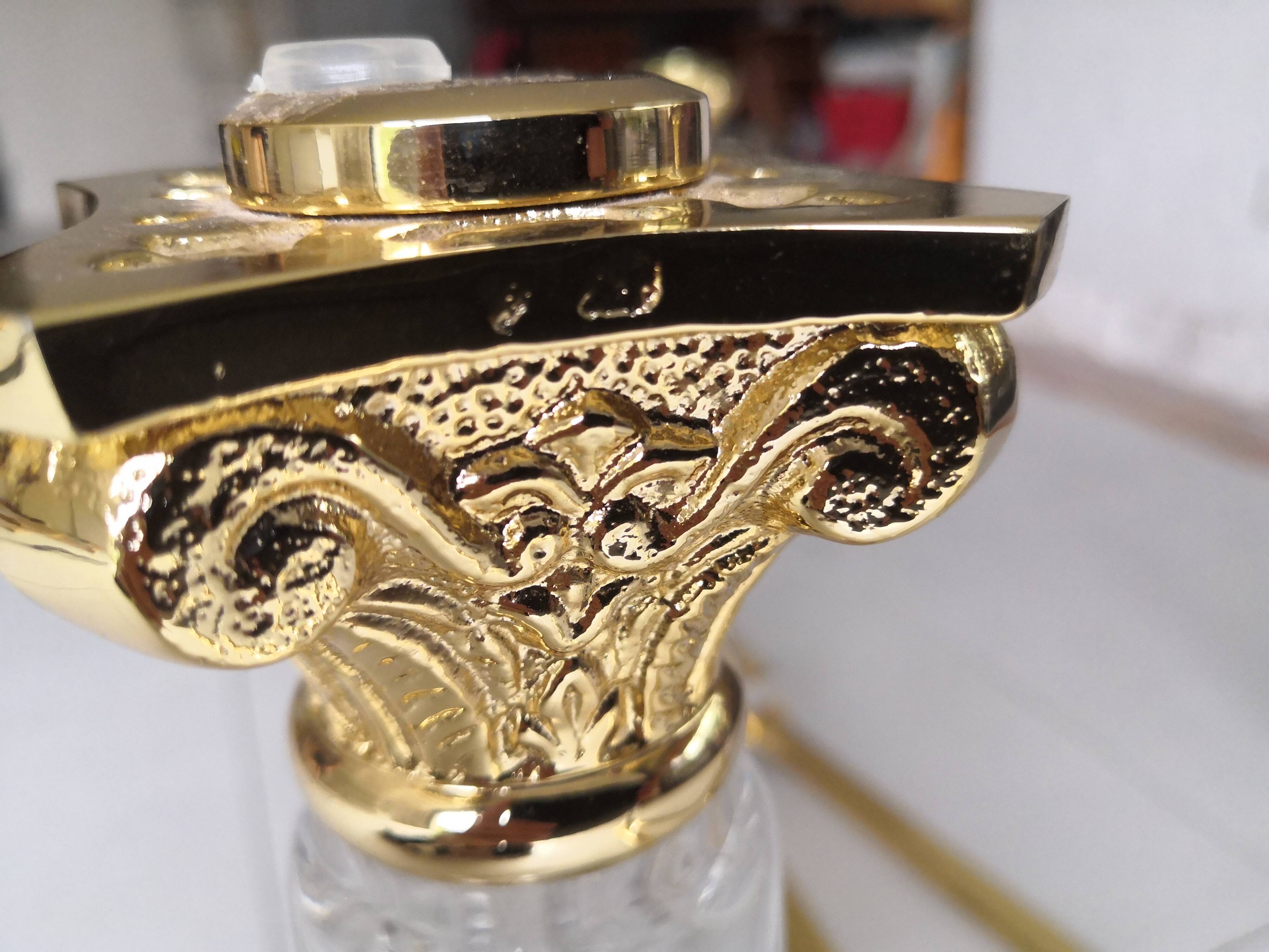 Glass and plexiglas coffee table altuglas