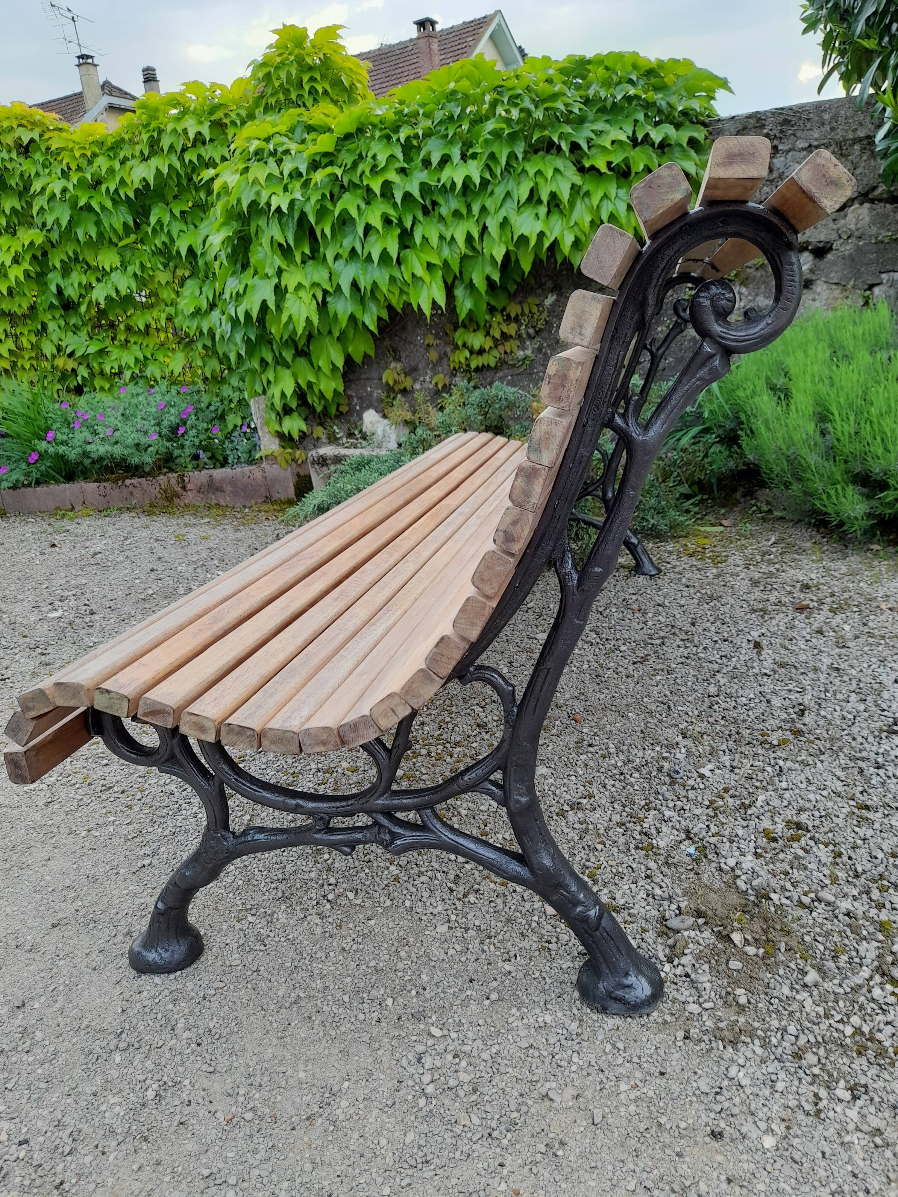 Banc de jardin ancien