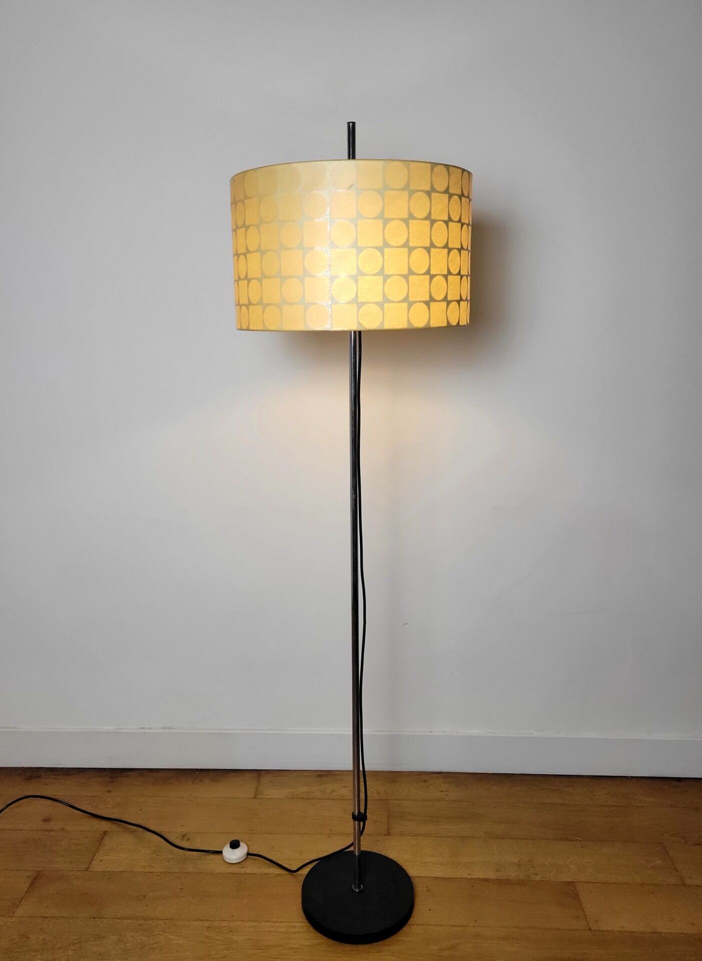 Lampadaire vintage Cocoon par Goldkant