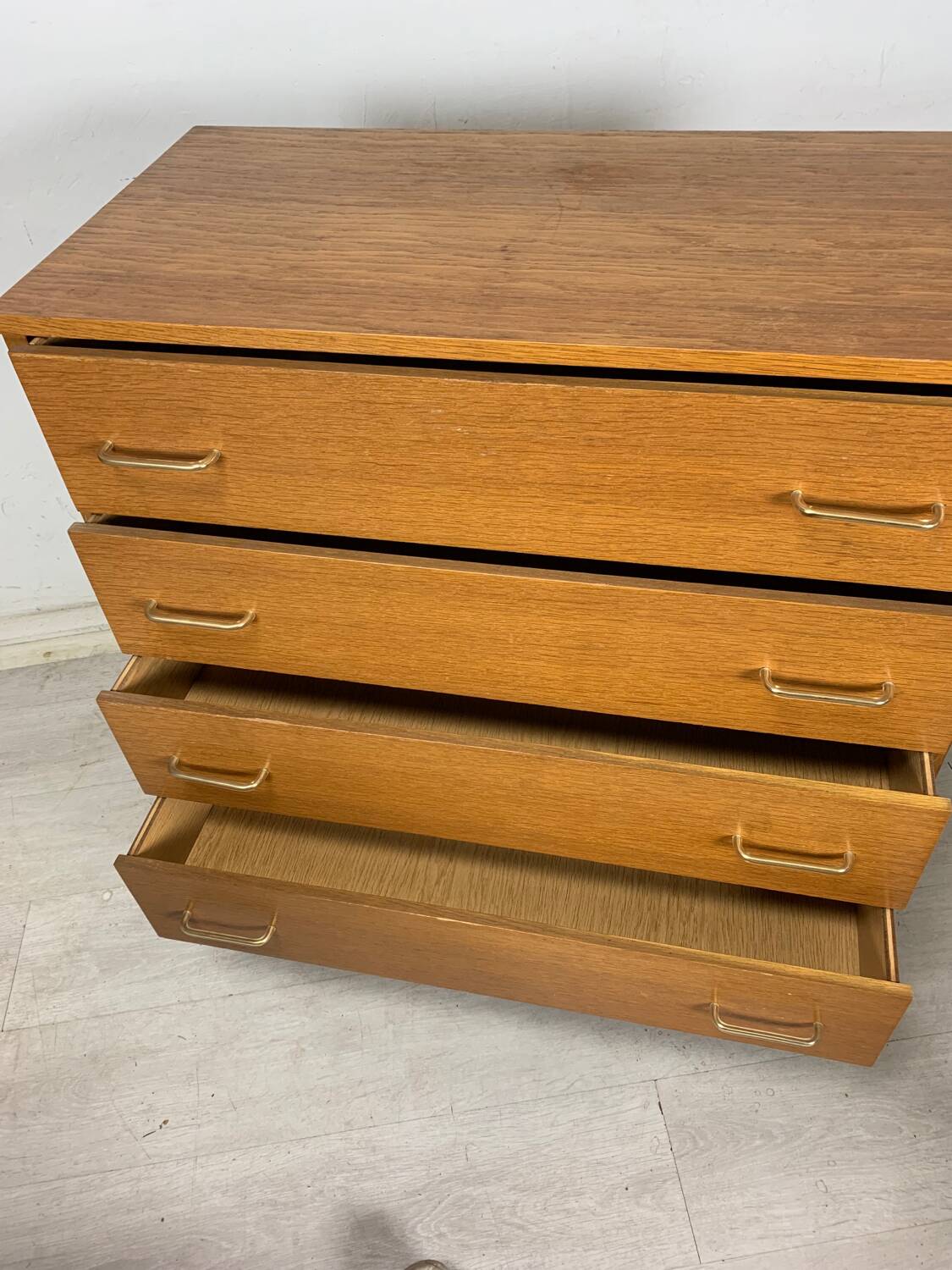 Commode vintage