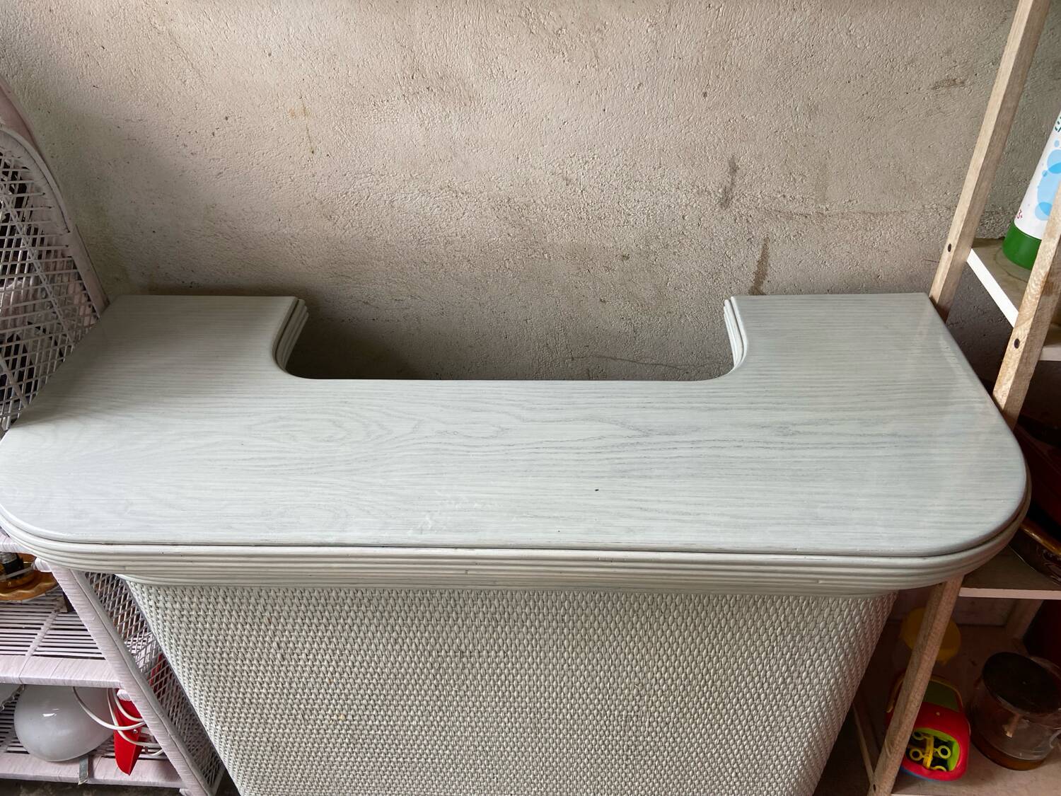 Vintage rattan bar