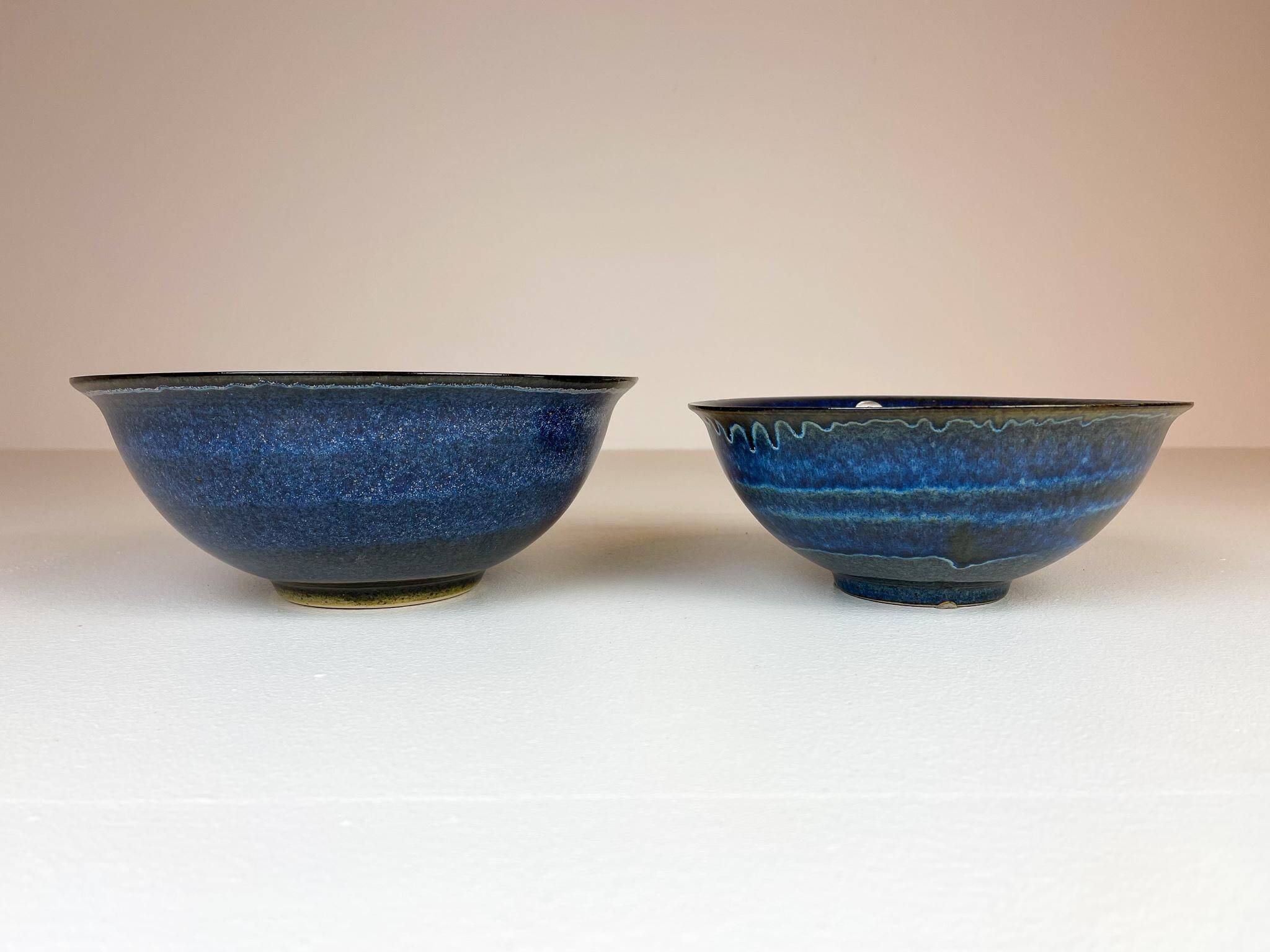 Modernist ceramic bowl by Carl-Harry Stålhane, Design Huset, Sweden.