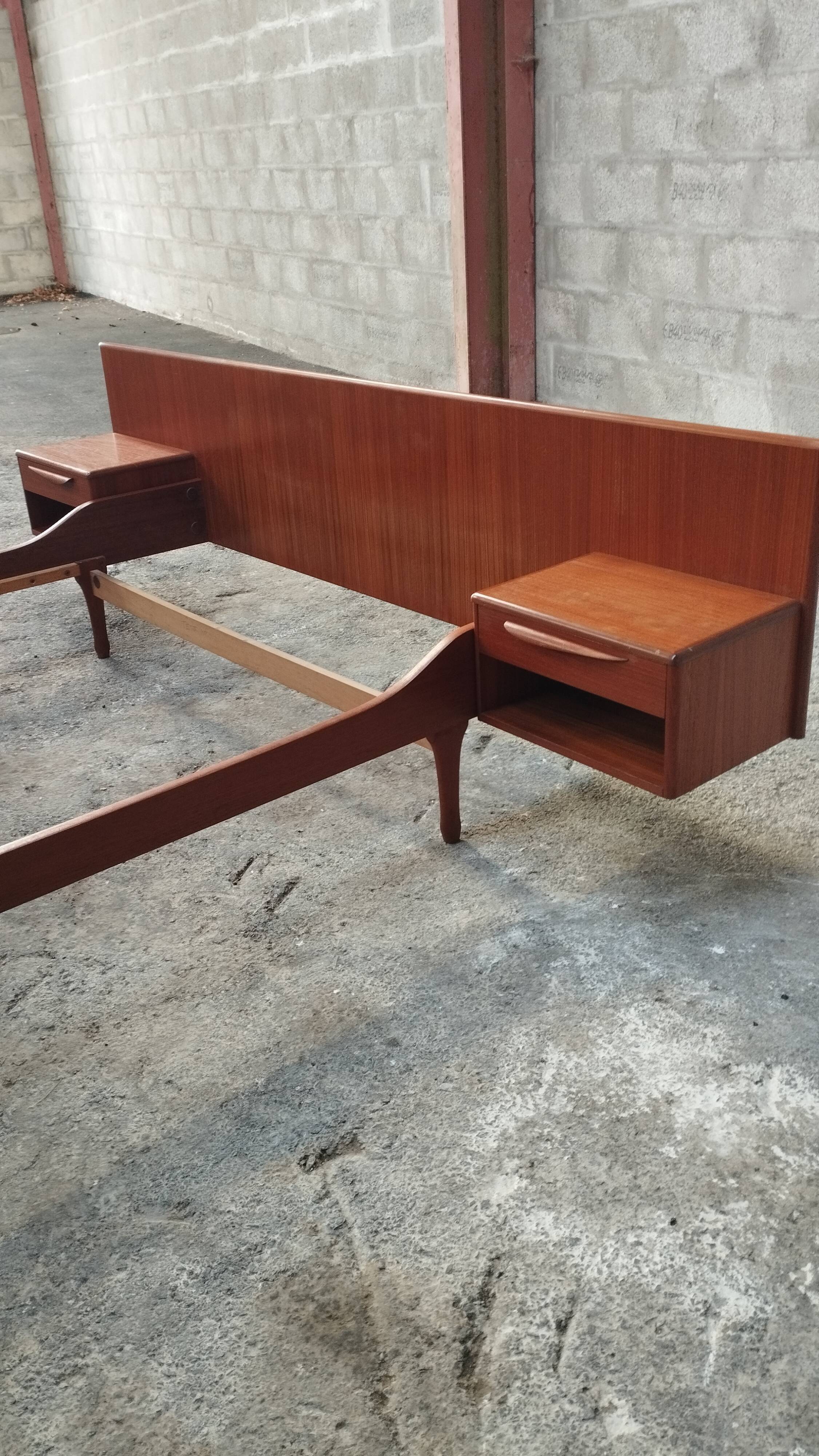 Vintage teak bed 2 places
