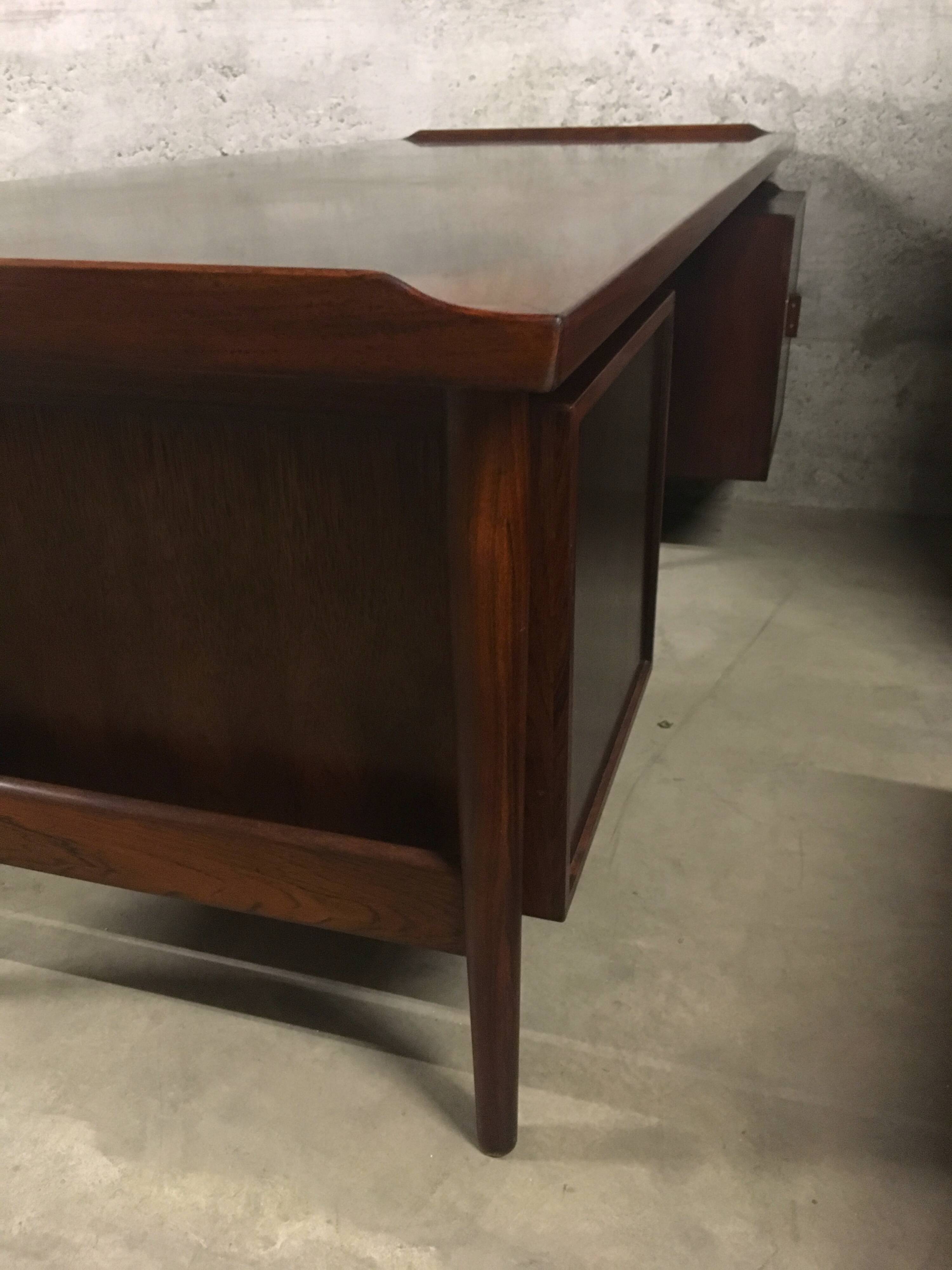 Executive desk in rosewood by Arne Vodder for Sibast Møbler