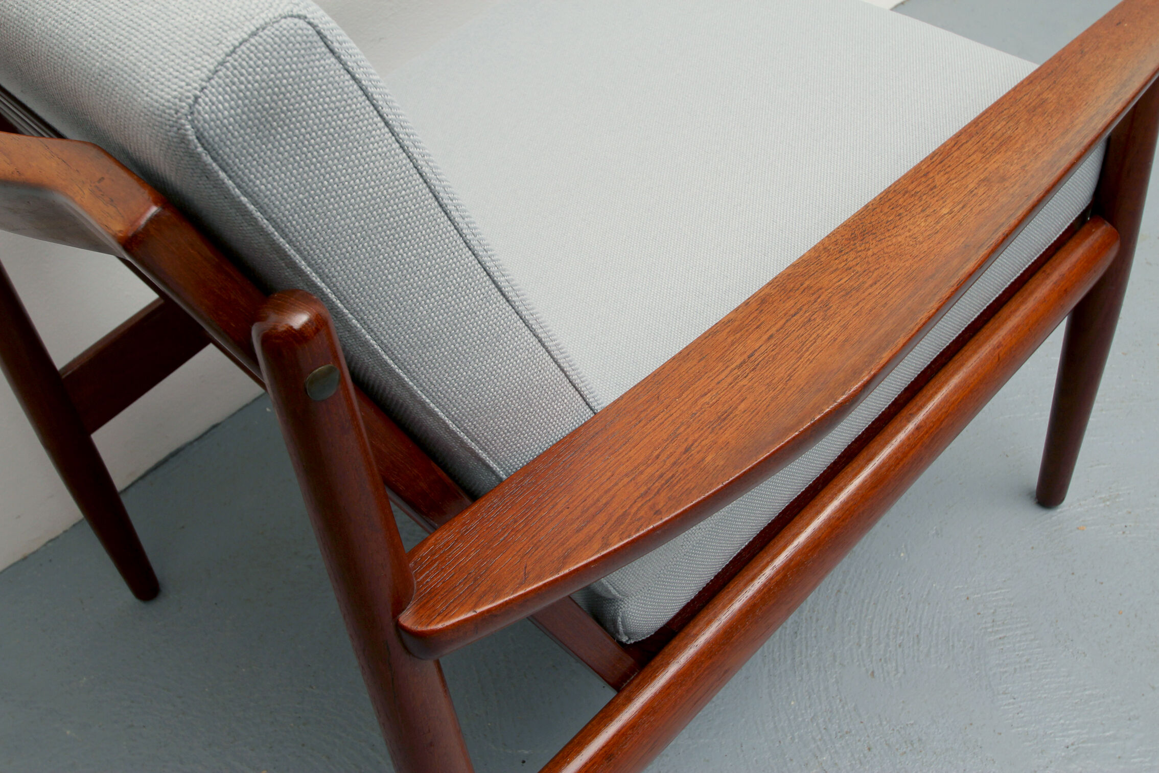 Fauteuil teck des années 1960 en gris, Arne Vodder