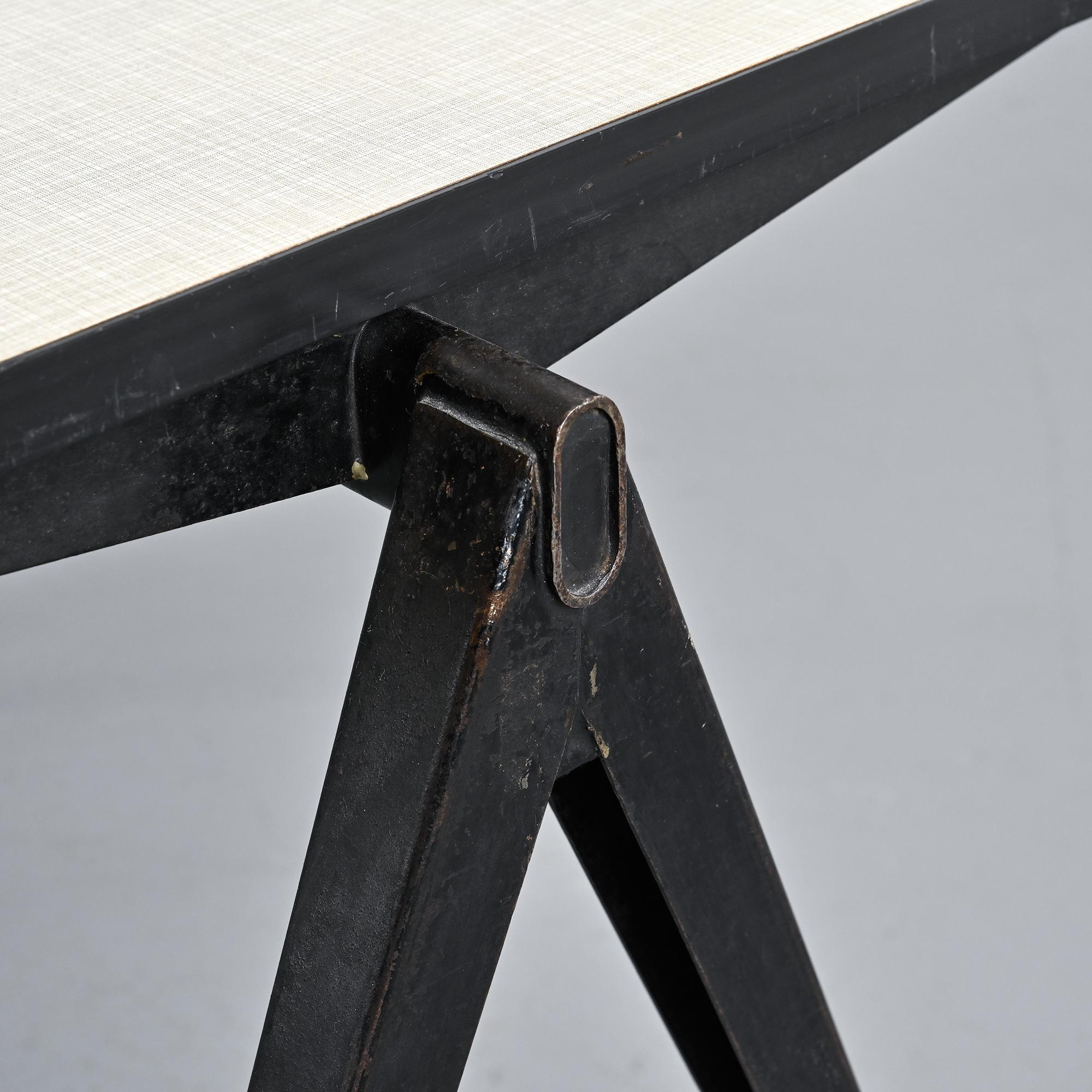 Bureau Pyramide par Wim Rietveld, circa 1960