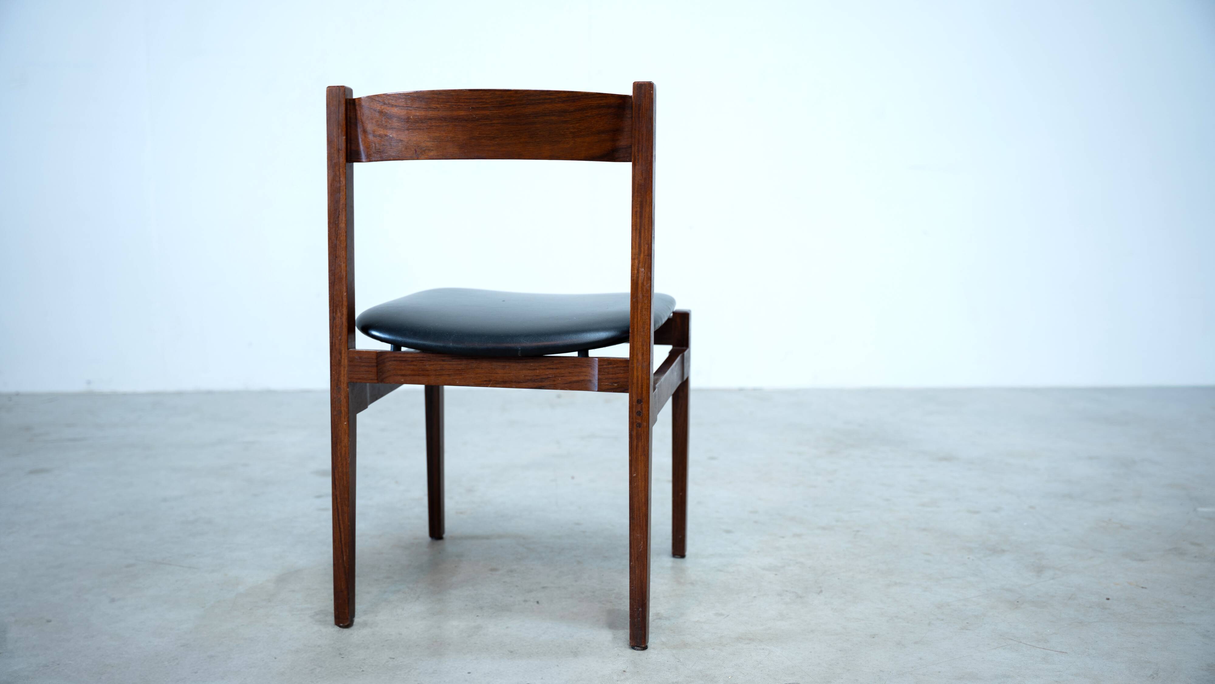 Set of six model 101 rosewood dining chairs by Gianfranco Frattini