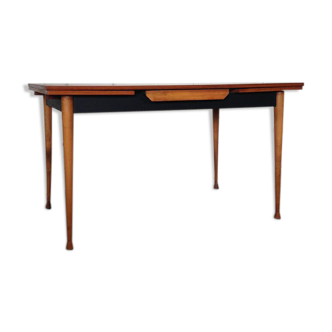 Scandinavian table
