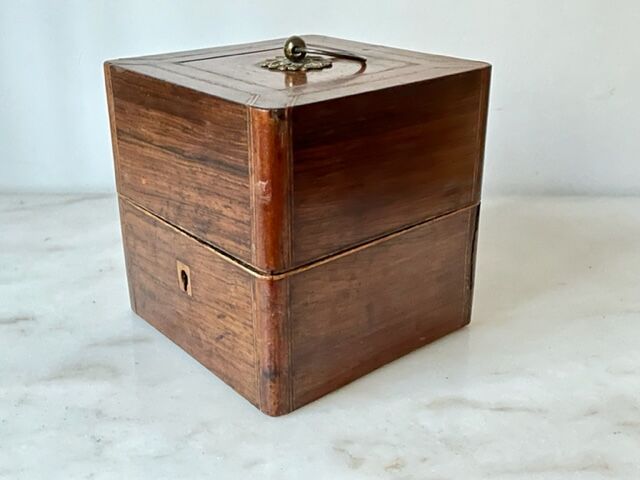 Boite à bijoux en bois de palissandre XIXème siècle