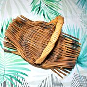 Vintage basket with handle in woven rattan 1960-1970 hippie chic decorative pocket
