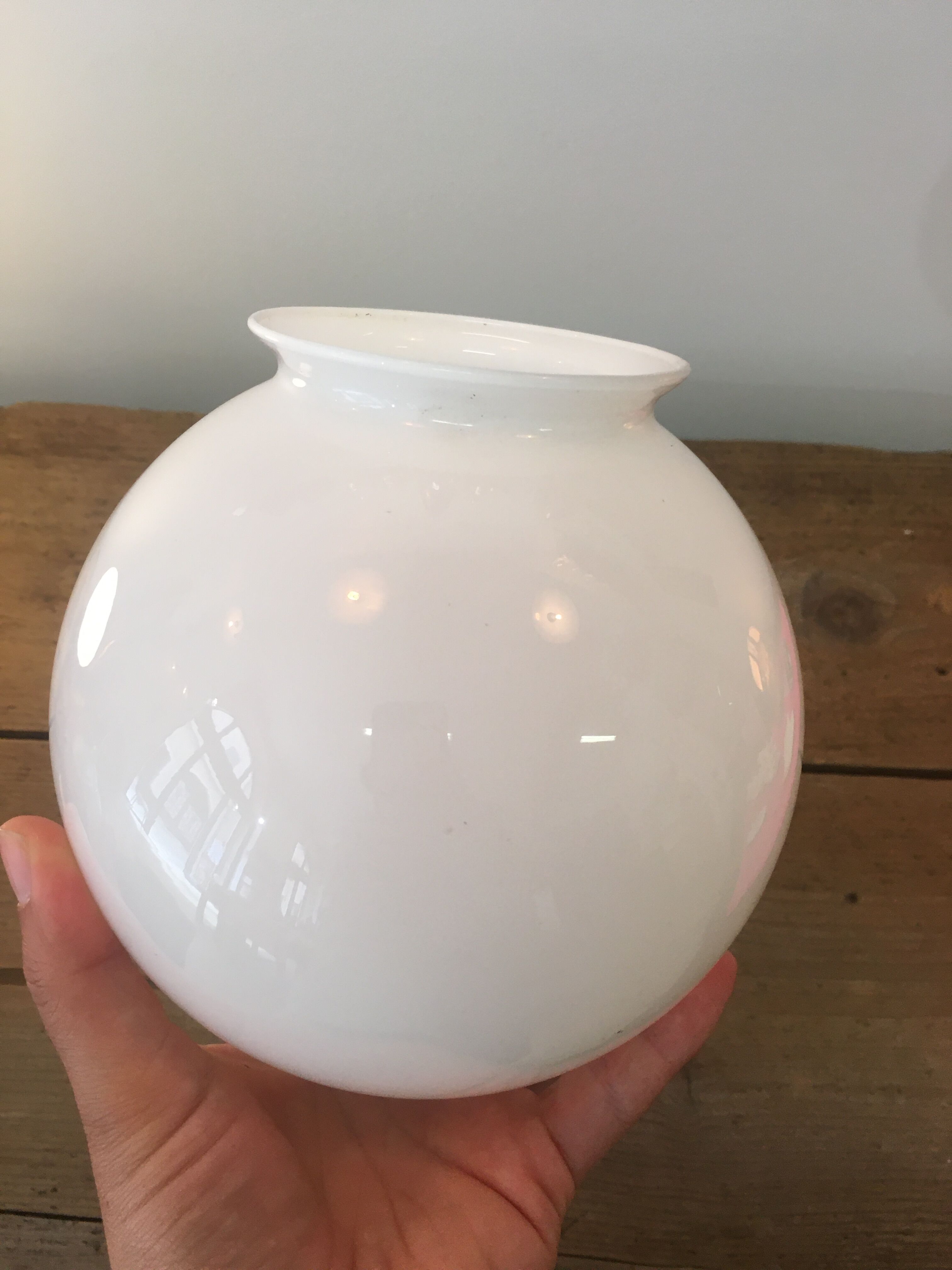 White glass globe ø20 cm