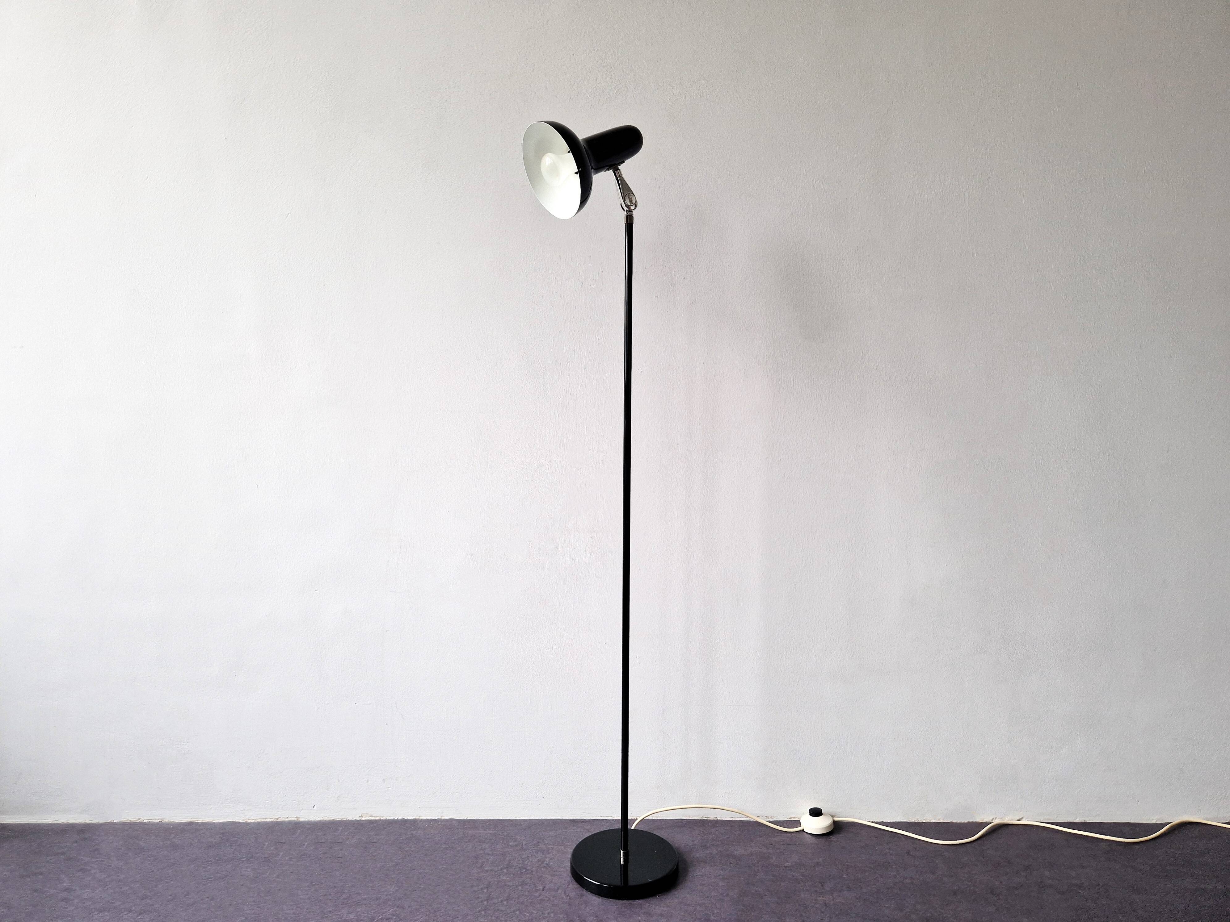 Black model 5427 adjustable floor lamp model for hagoort, 1970's