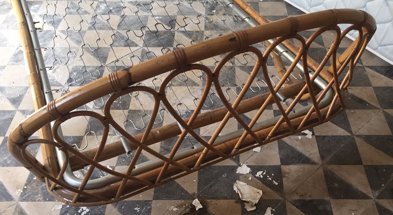 Rattan basket bed of the years 60