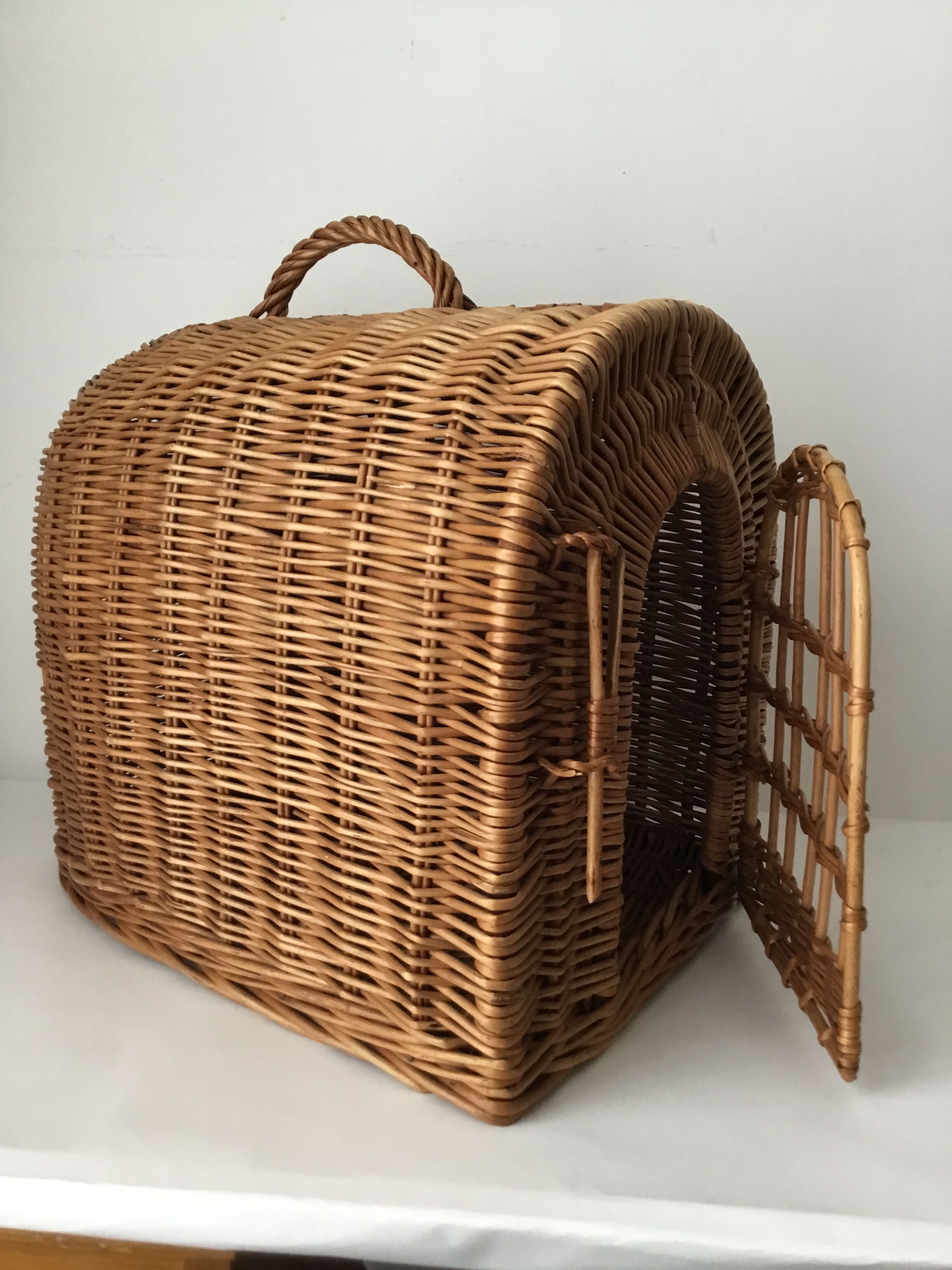 Cage de transport pour chat en rotin