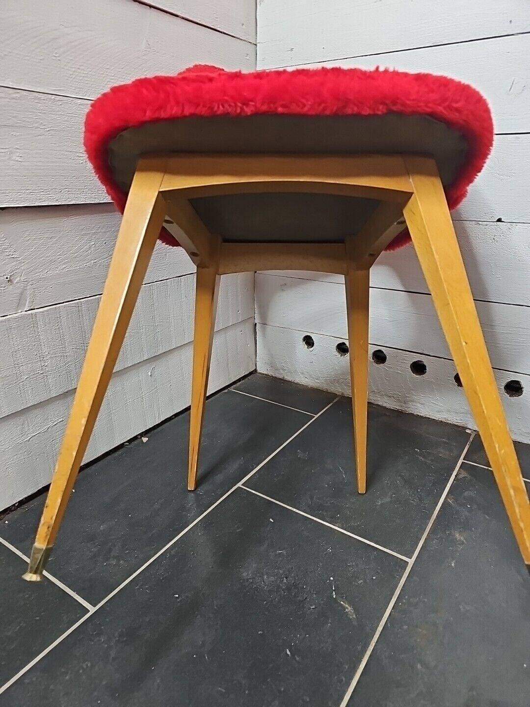 vintage red moumoute chair