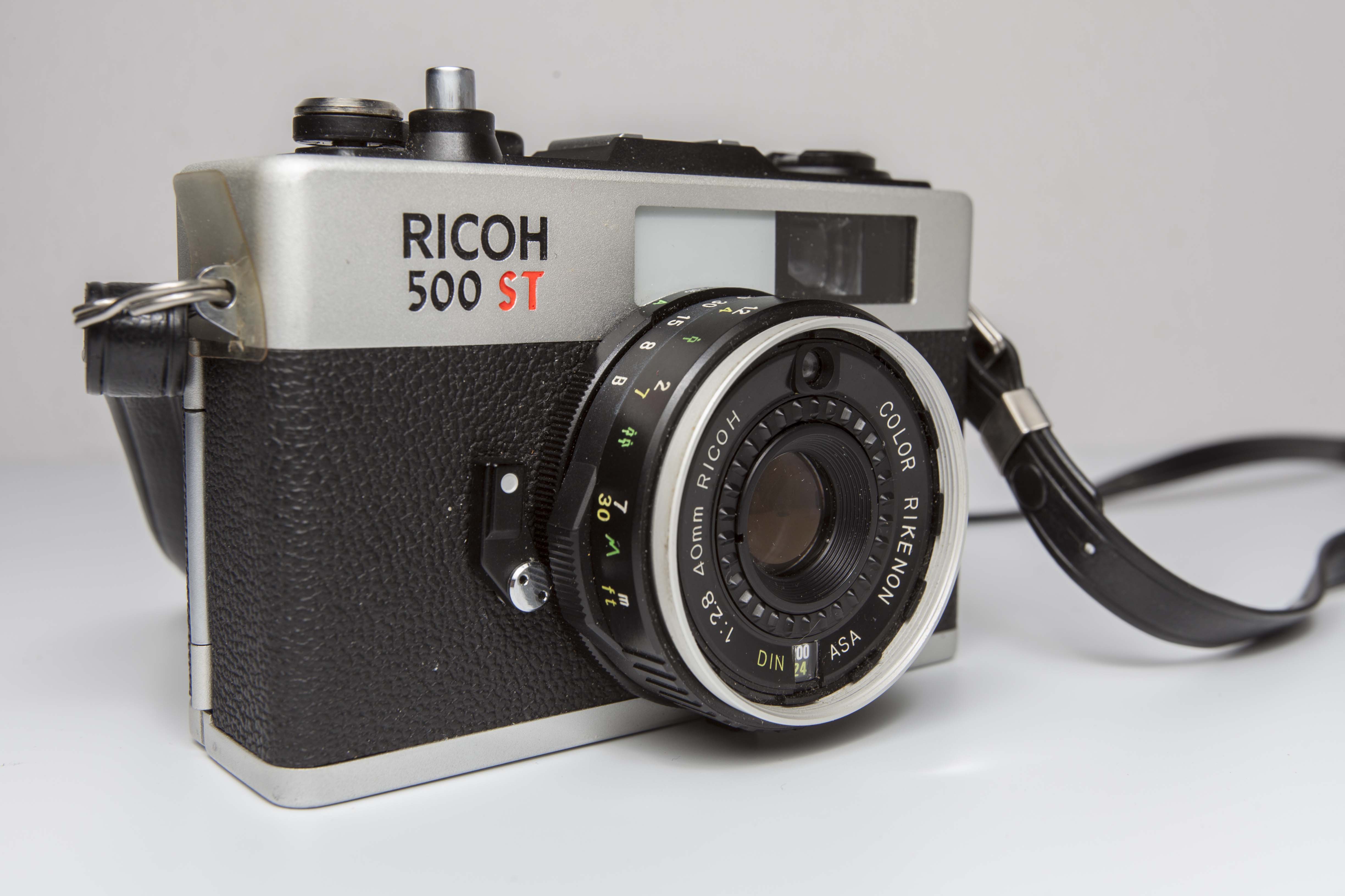 Ricoh 500St 1980 film camera