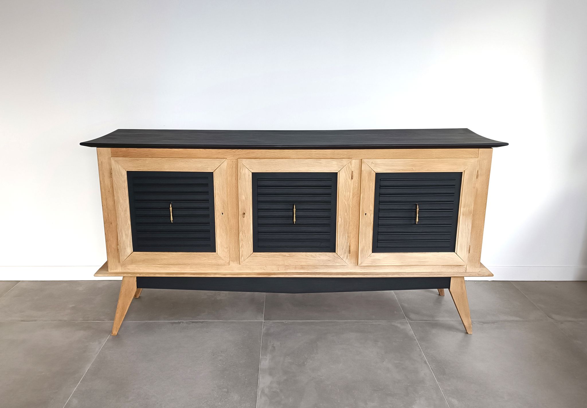 Cabinet from the 50s in solid oak signed FNA N° 0049