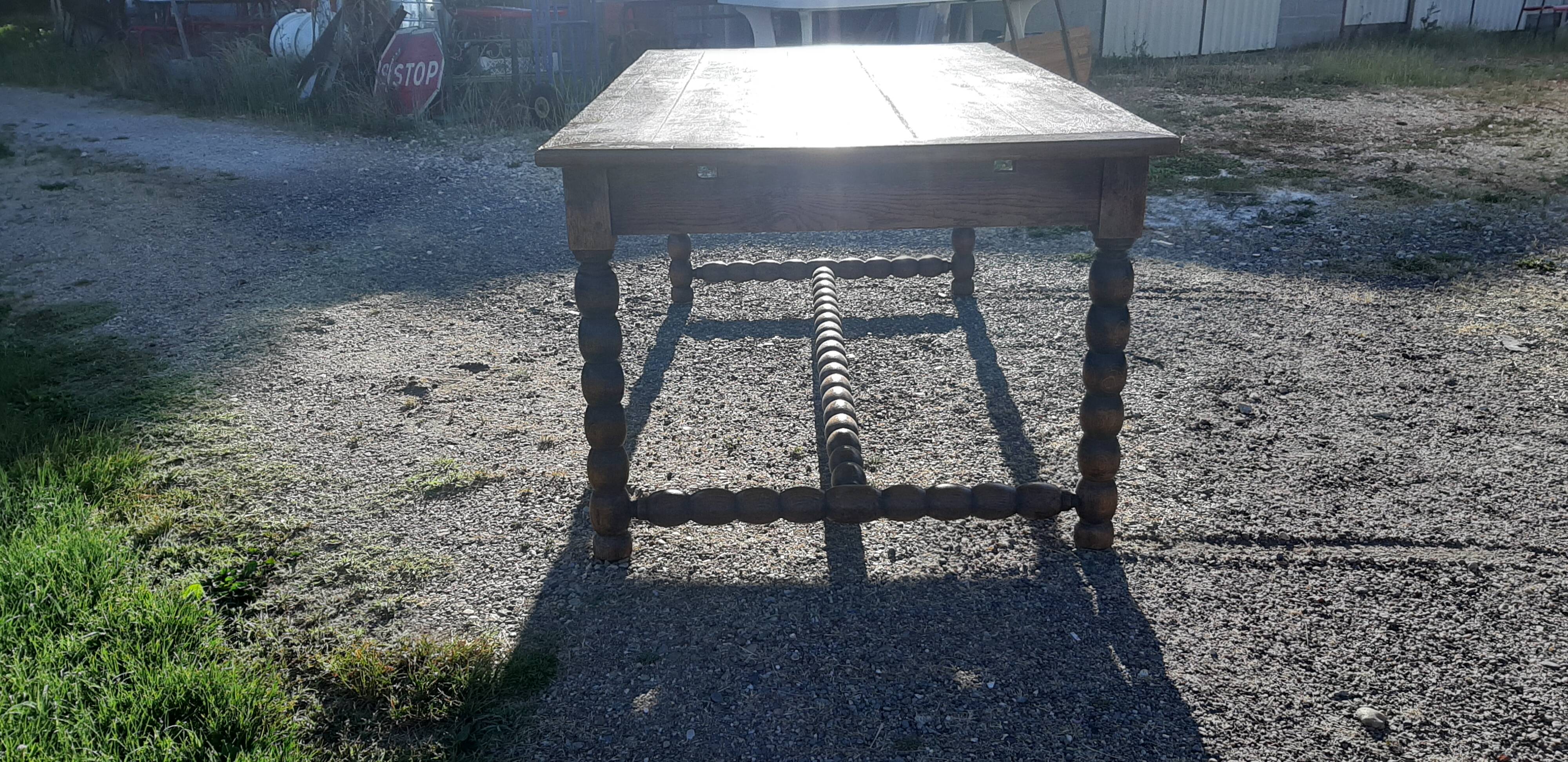 Chéne country farm table with extensions