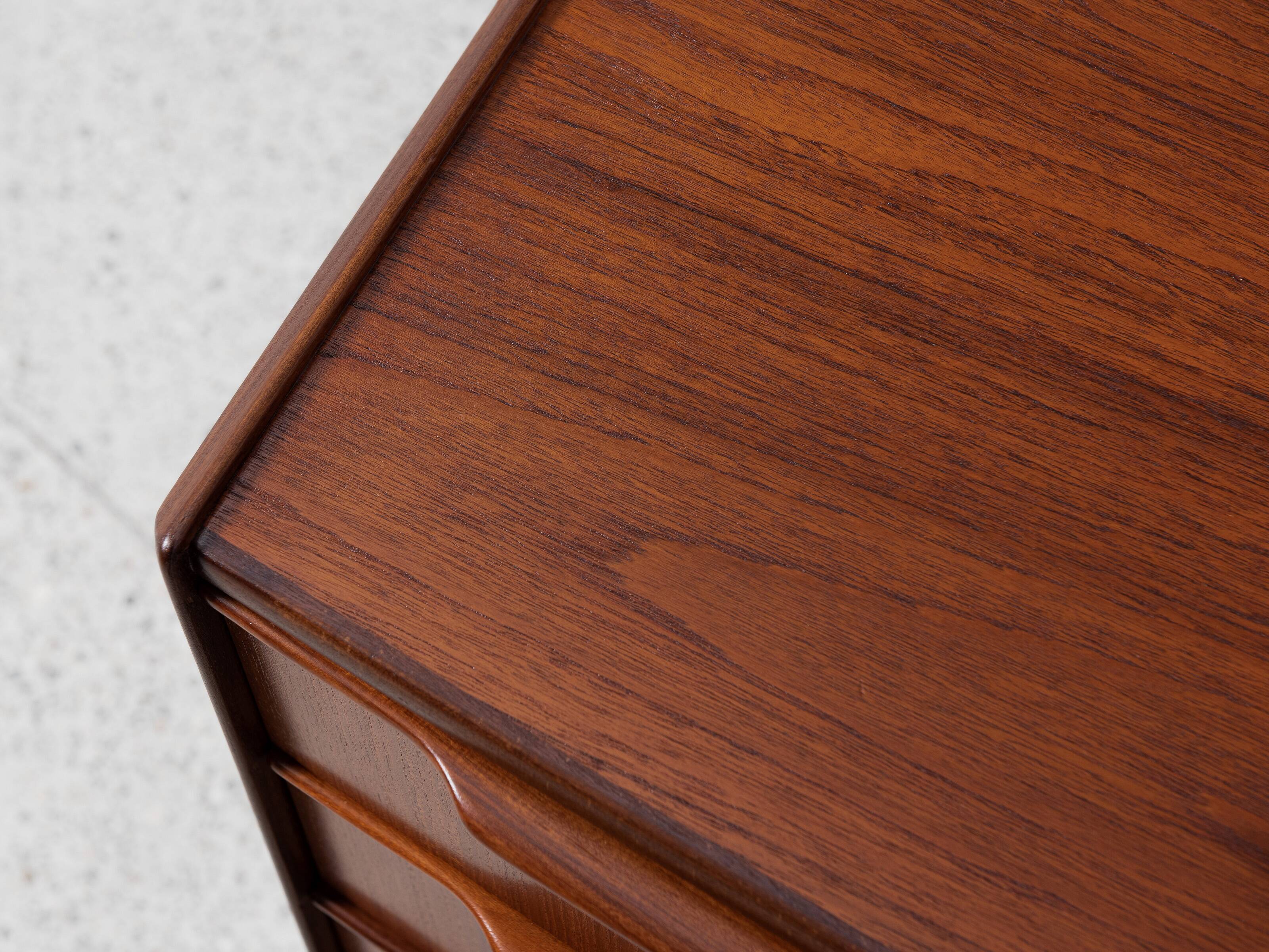 Midcentury Danish wider chest of 5 drawers in teak 1960s