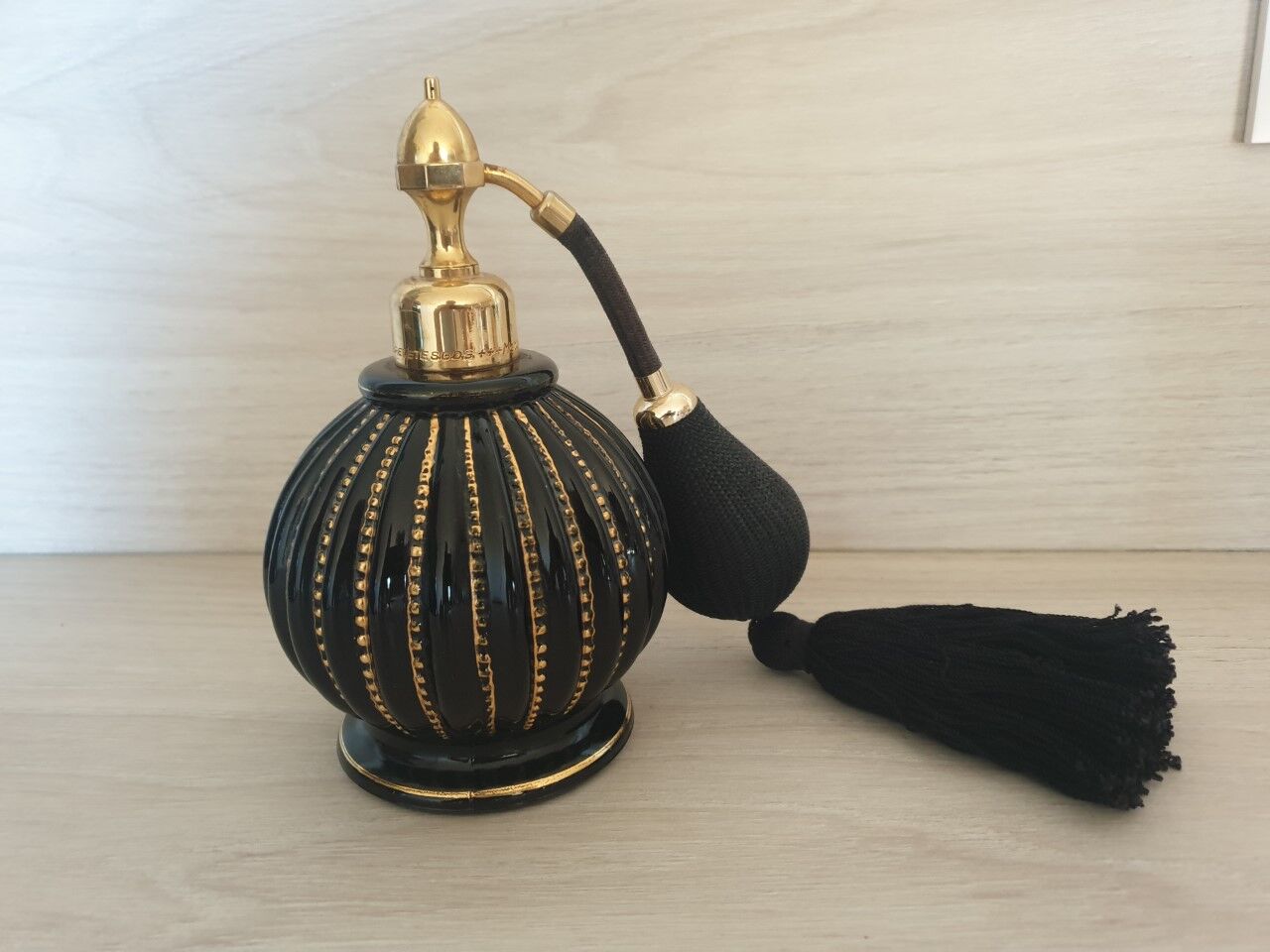 Antique perfume vaporizer